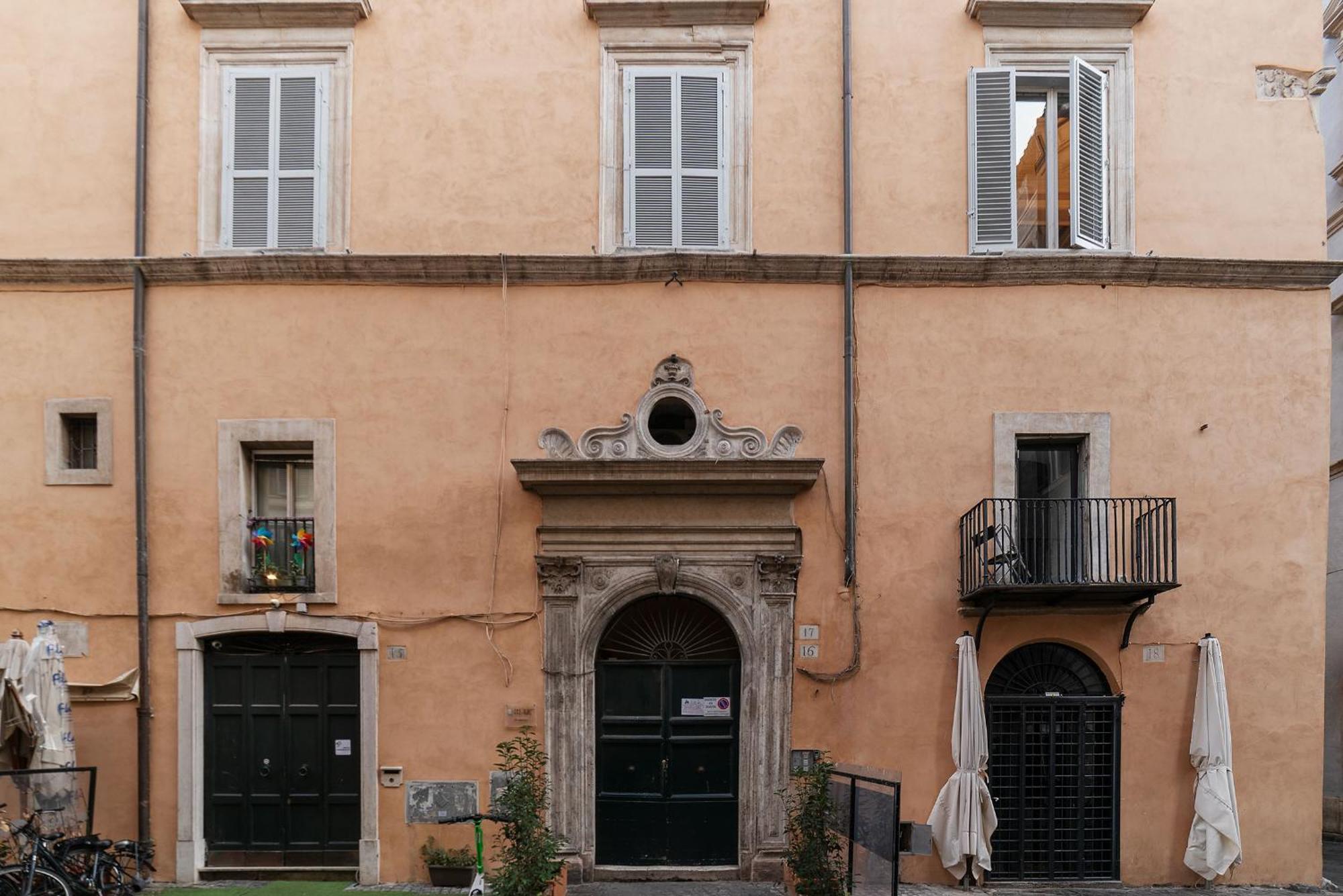 Piazza Navona Penthouse Apartment