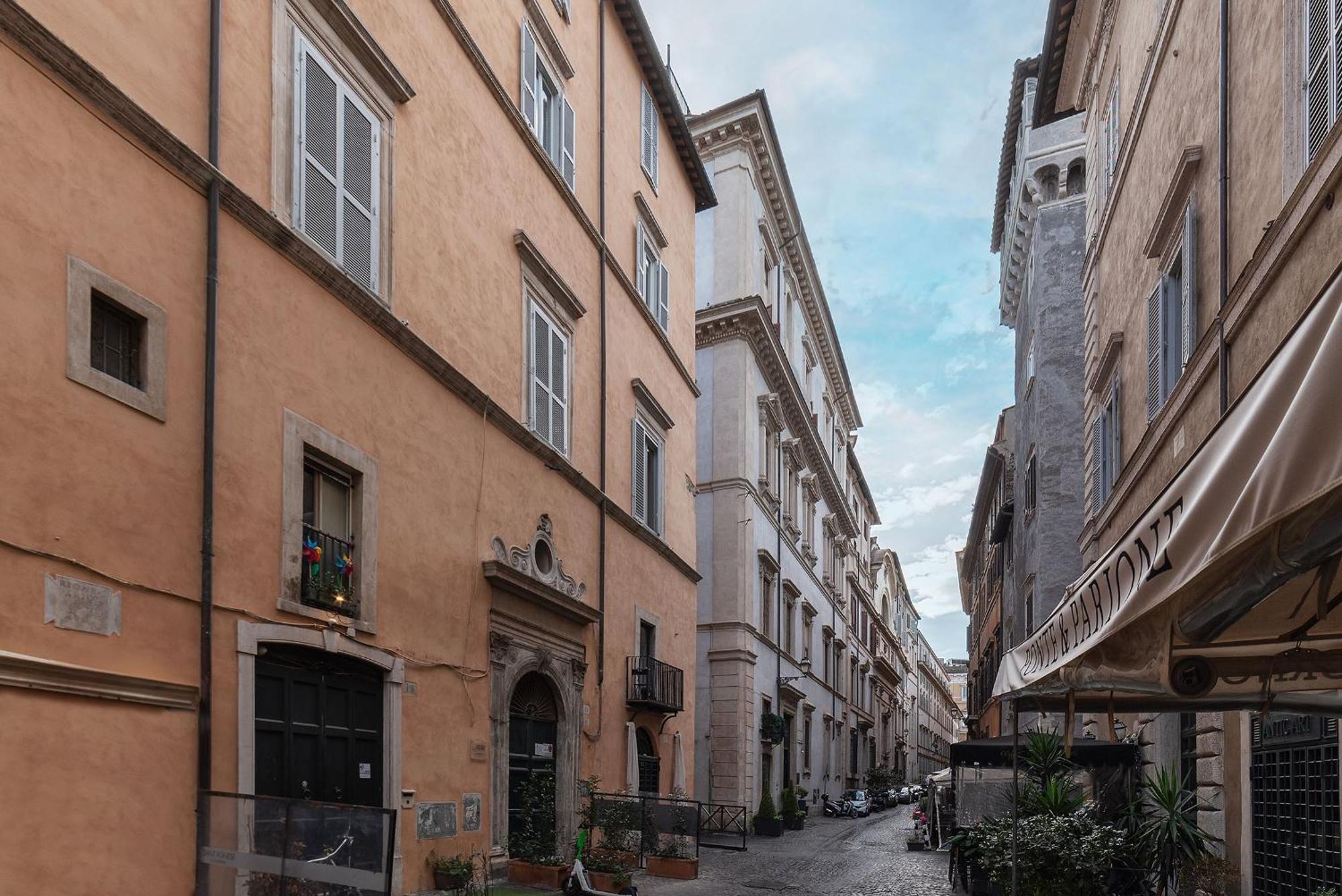 Piazza Navona Penthouse Rome
