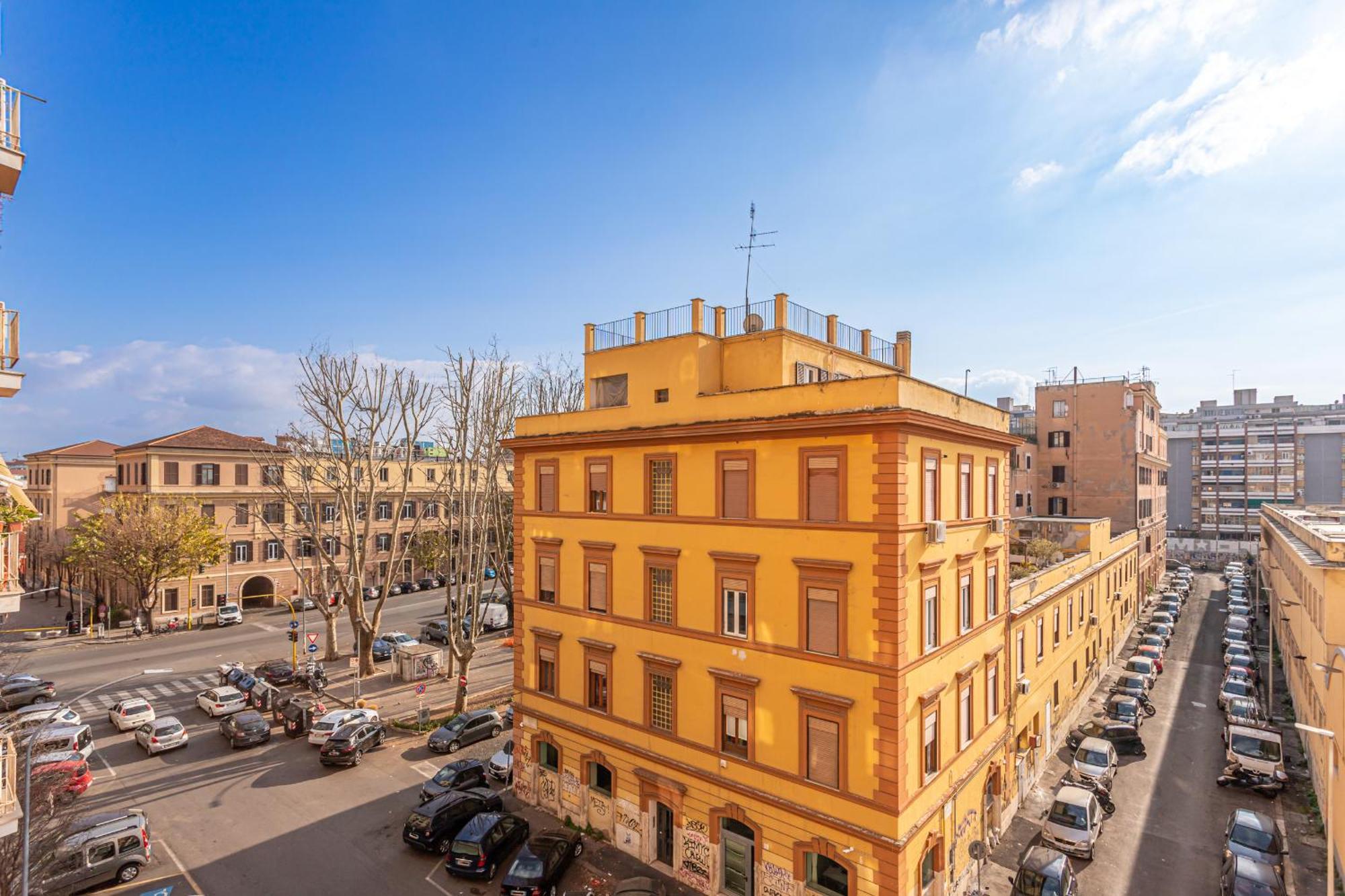 Ych-bright And Cozy Flat In Pigneto * Roma