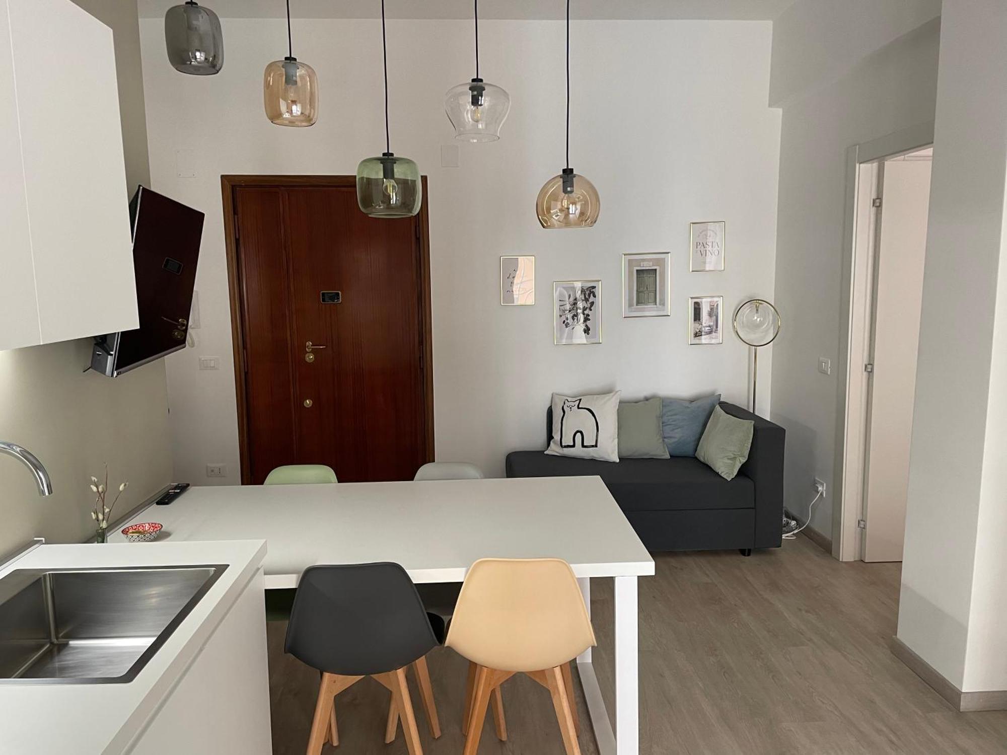 Cozy Close To The Center Appartamento