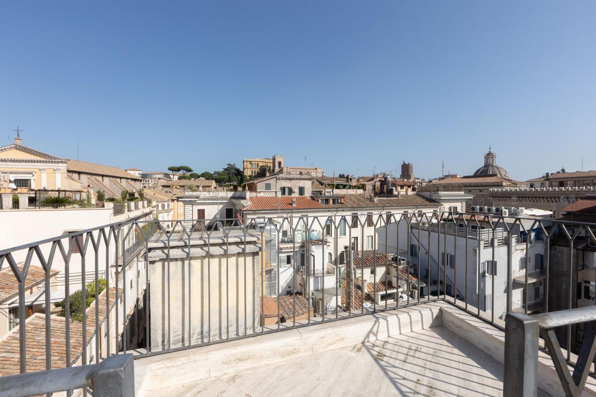 Amazing 3 Levels Penthouse Piazza Venezia Leilighet *
