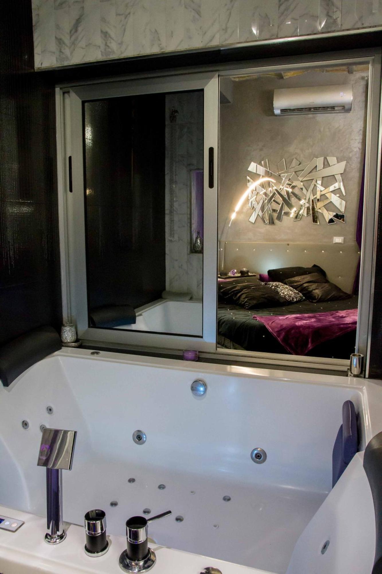 Jacuzzi Suitesweetrome Apartment