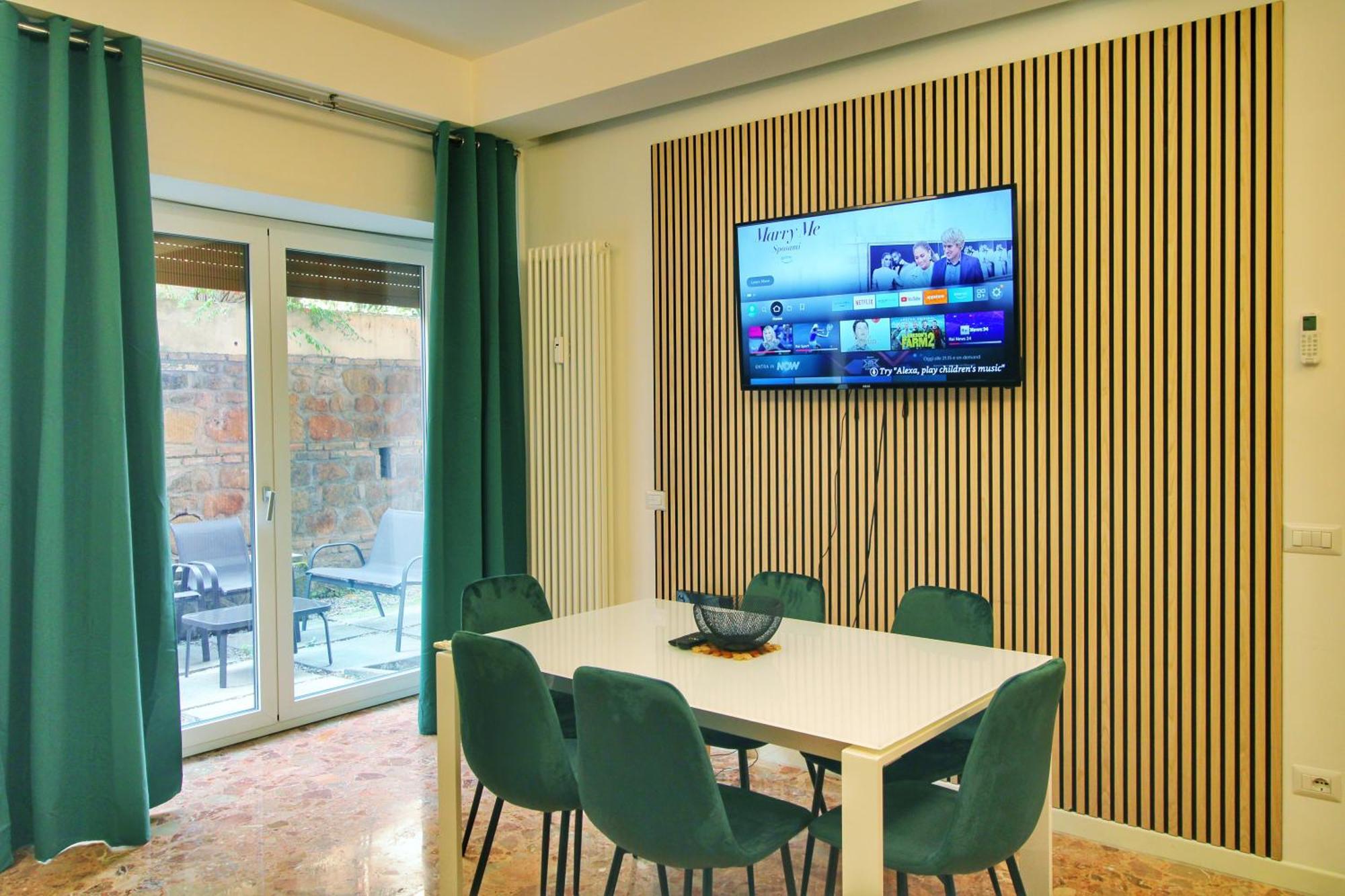 Delicious 2 Bed And Garden By Yh Rome