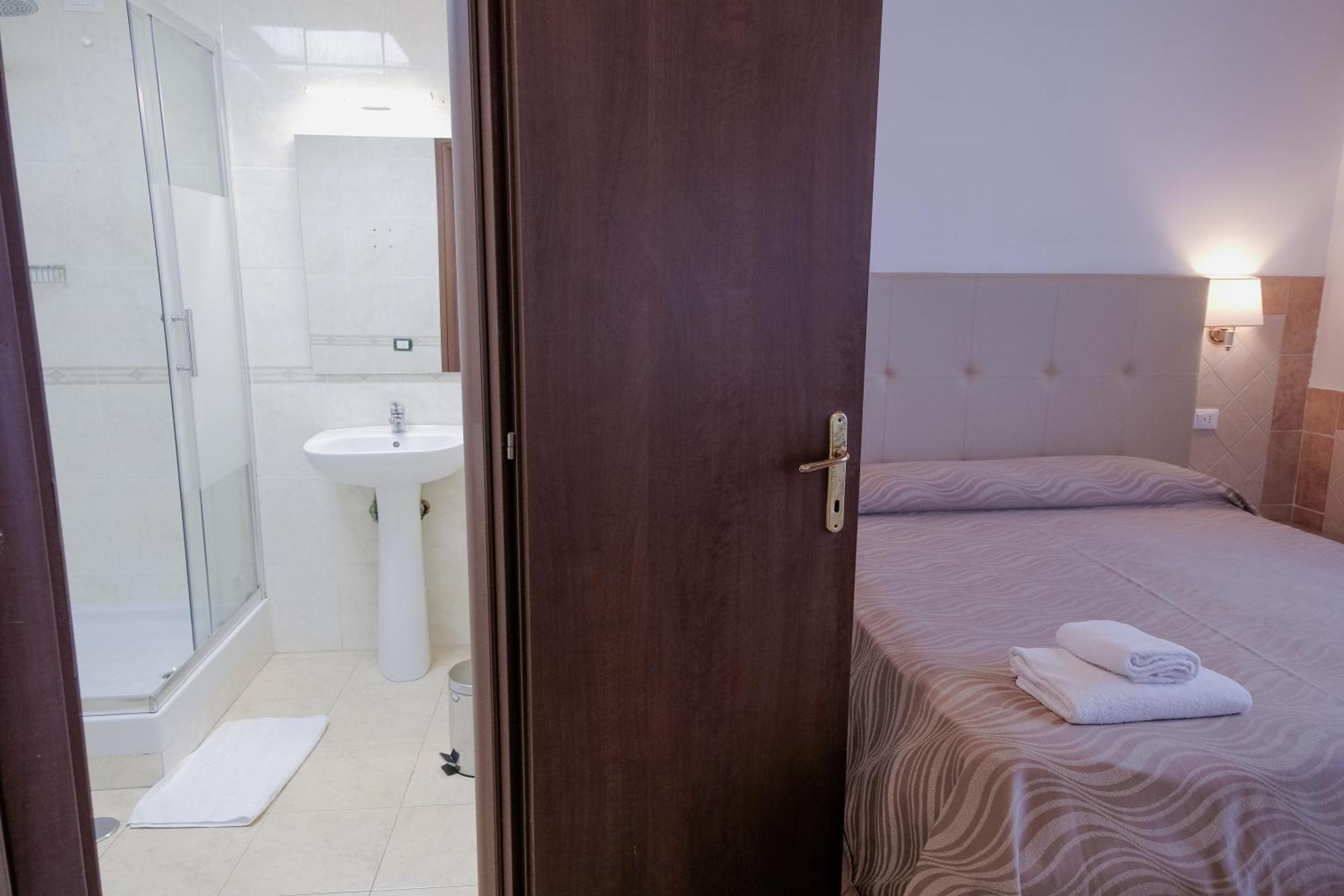 Alex Square Hotel 3*