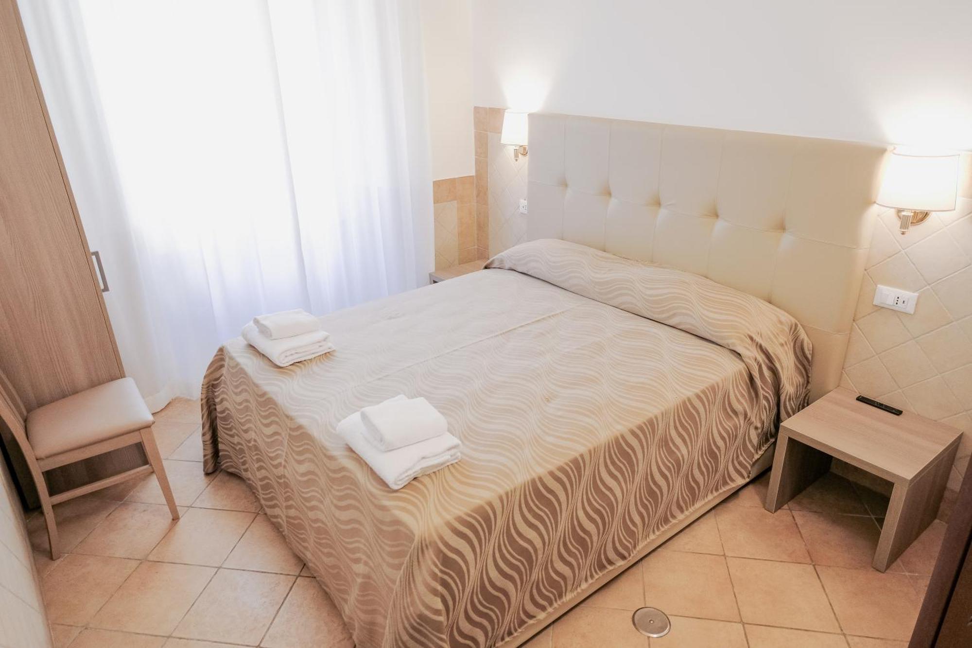 Hotel Alex Square