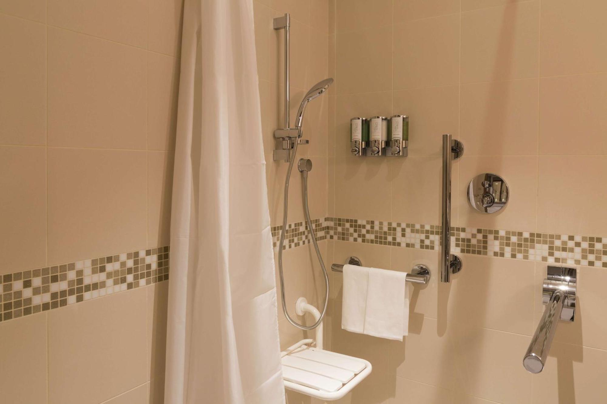 Hotell Hampton By Hilton East Roma