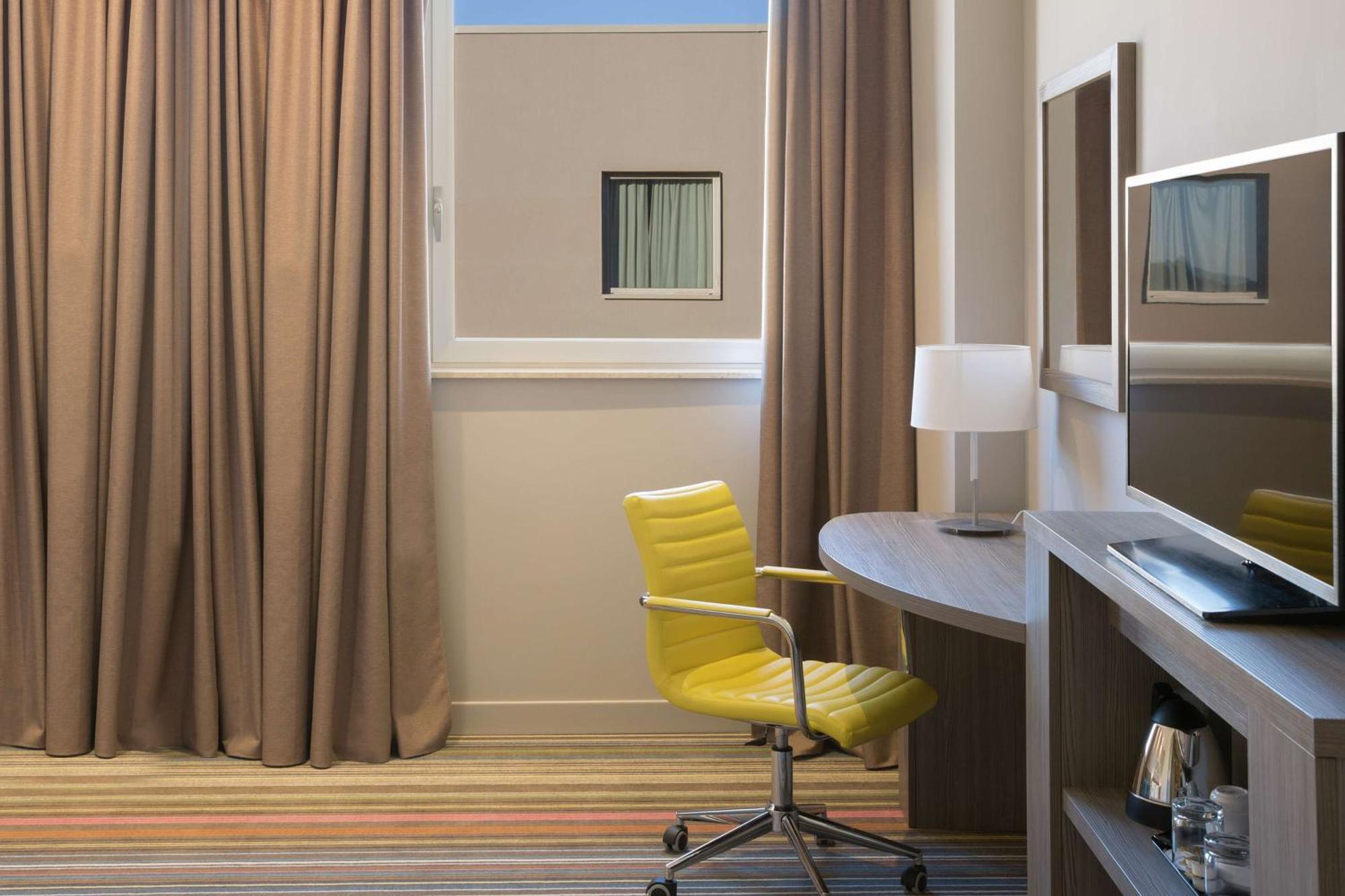 Hampton By Hilton East