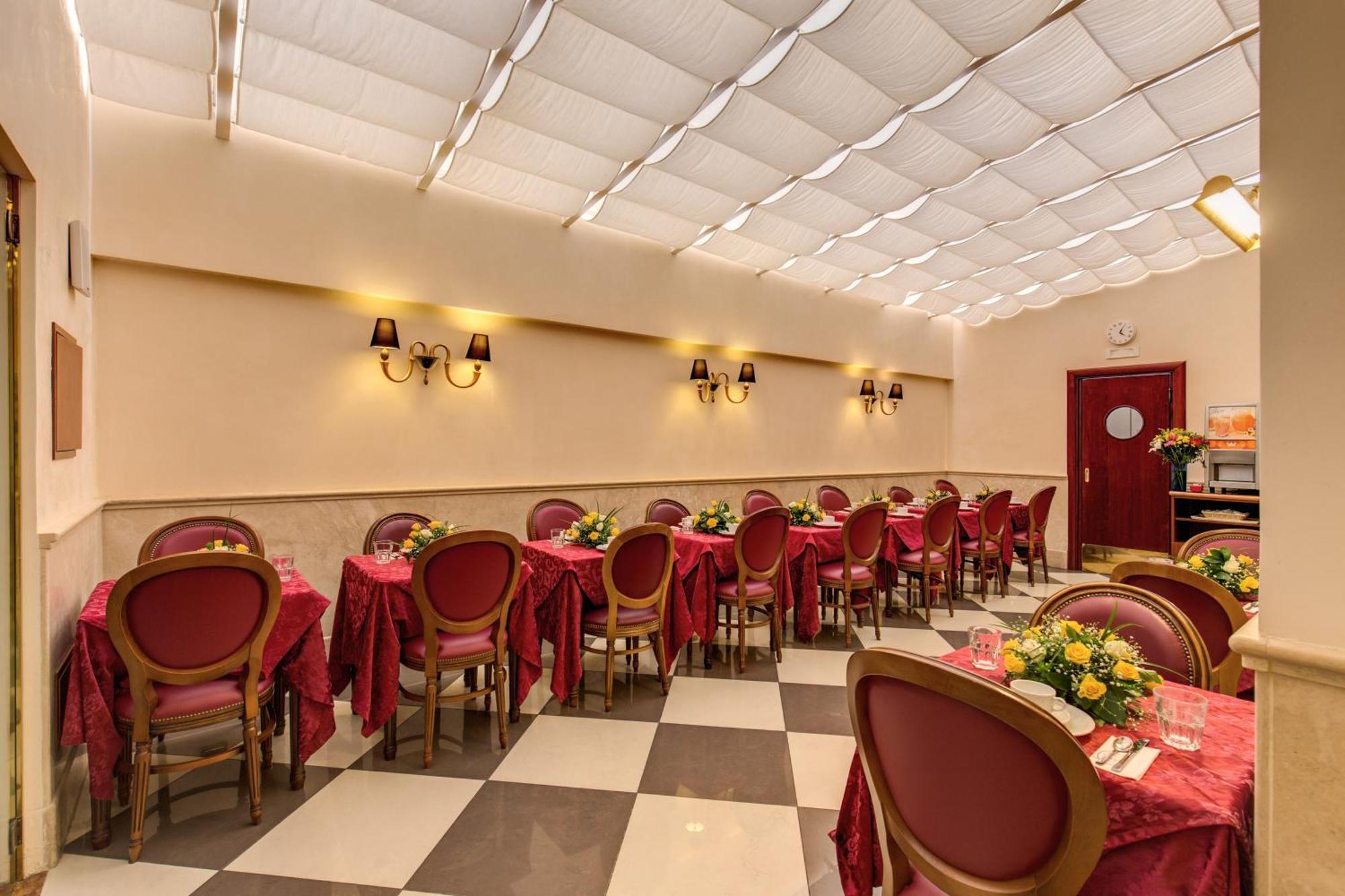 Contilia Hotell 3*