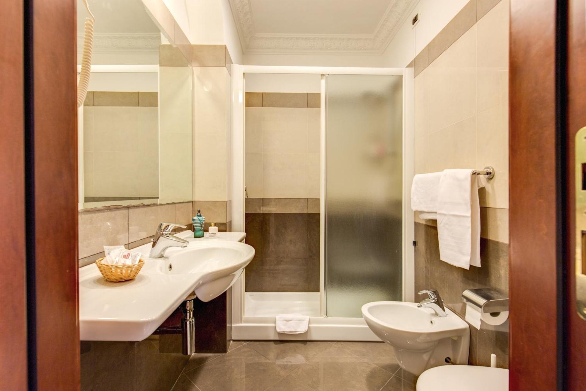 Contilia Hotell 3*