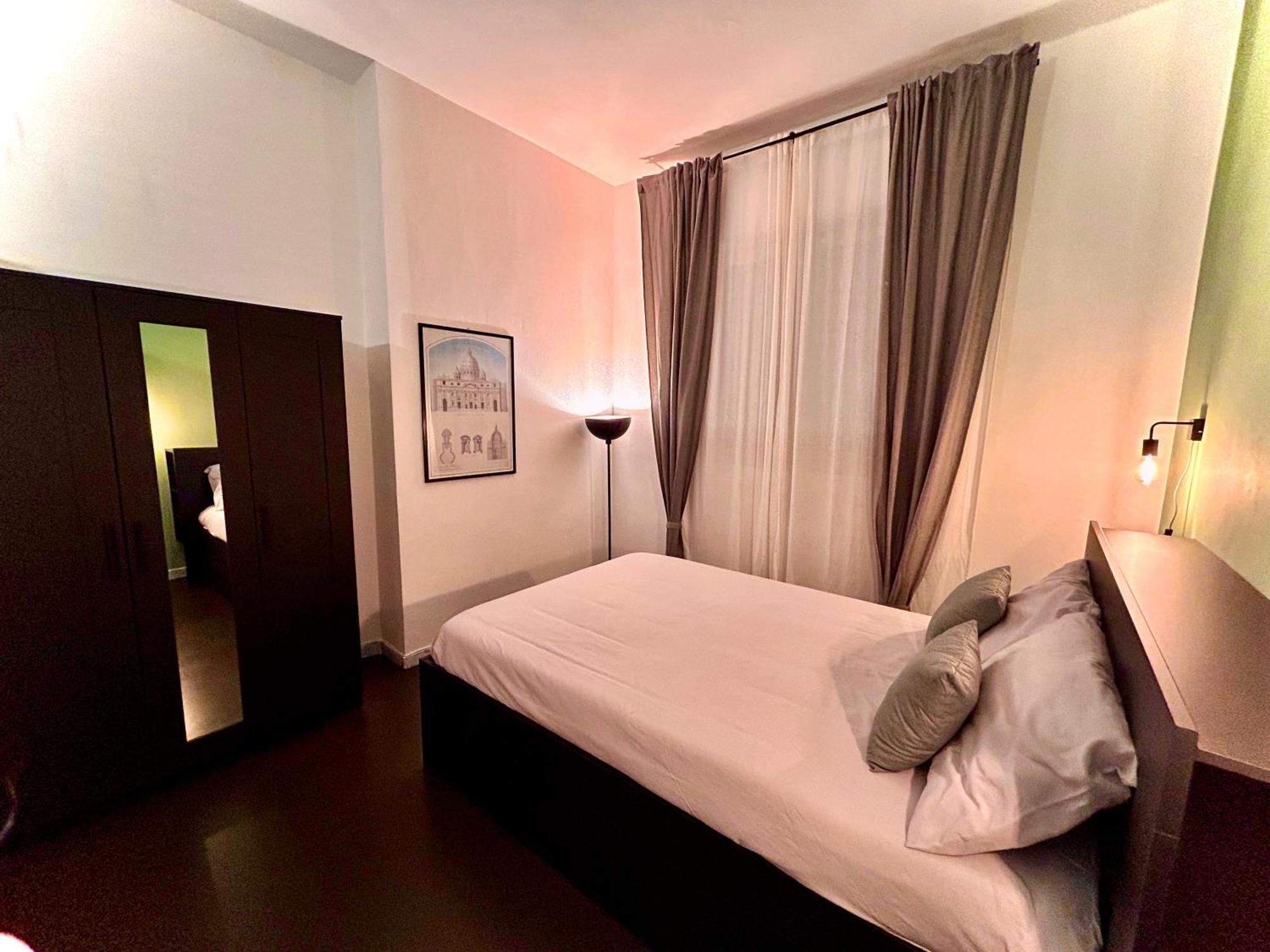Jef San Giovanni, Apartment Rome