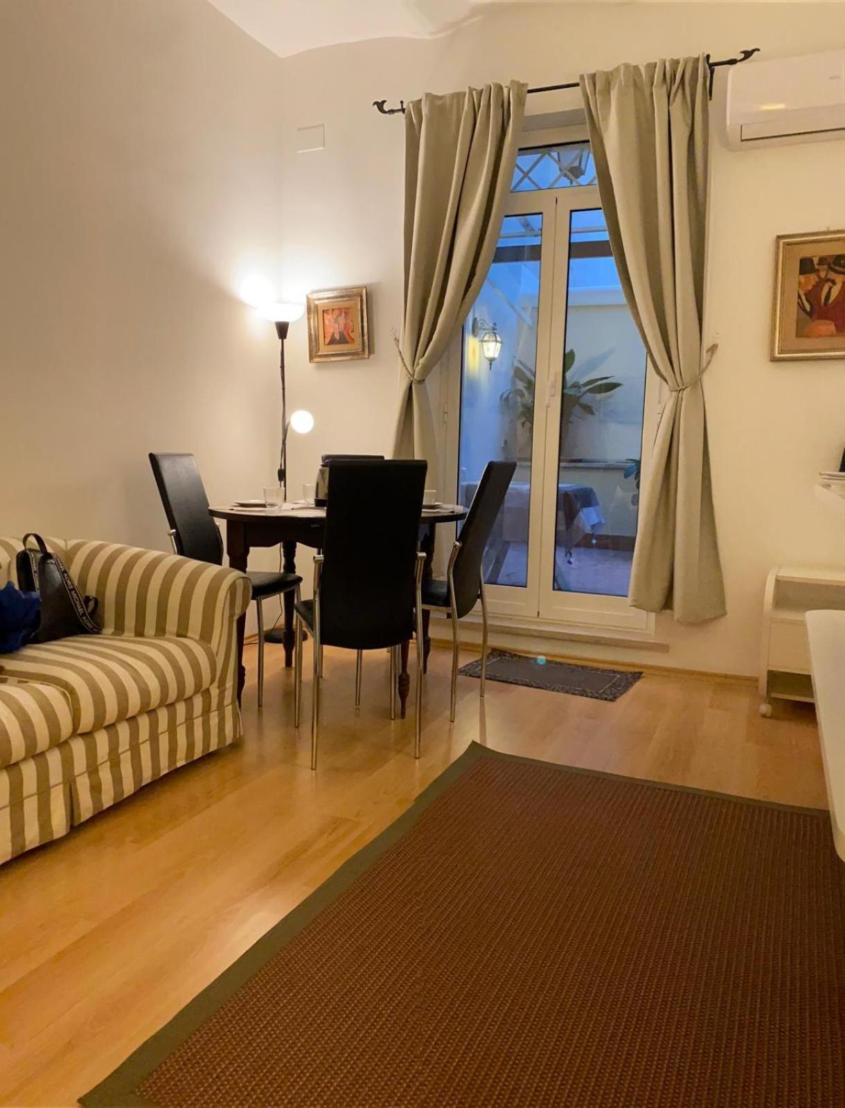 Lux Po House * Roma