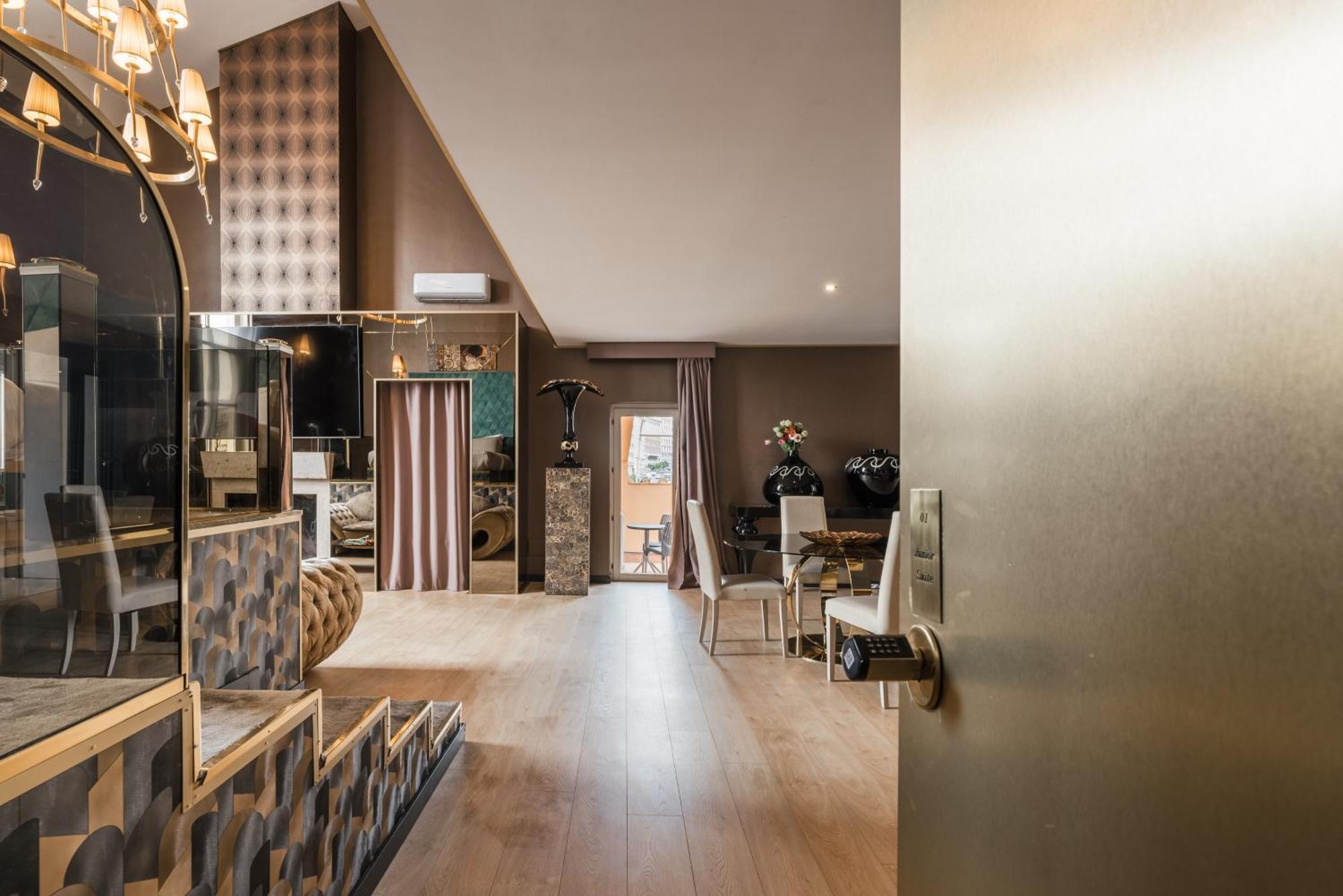 Penthouse - Private