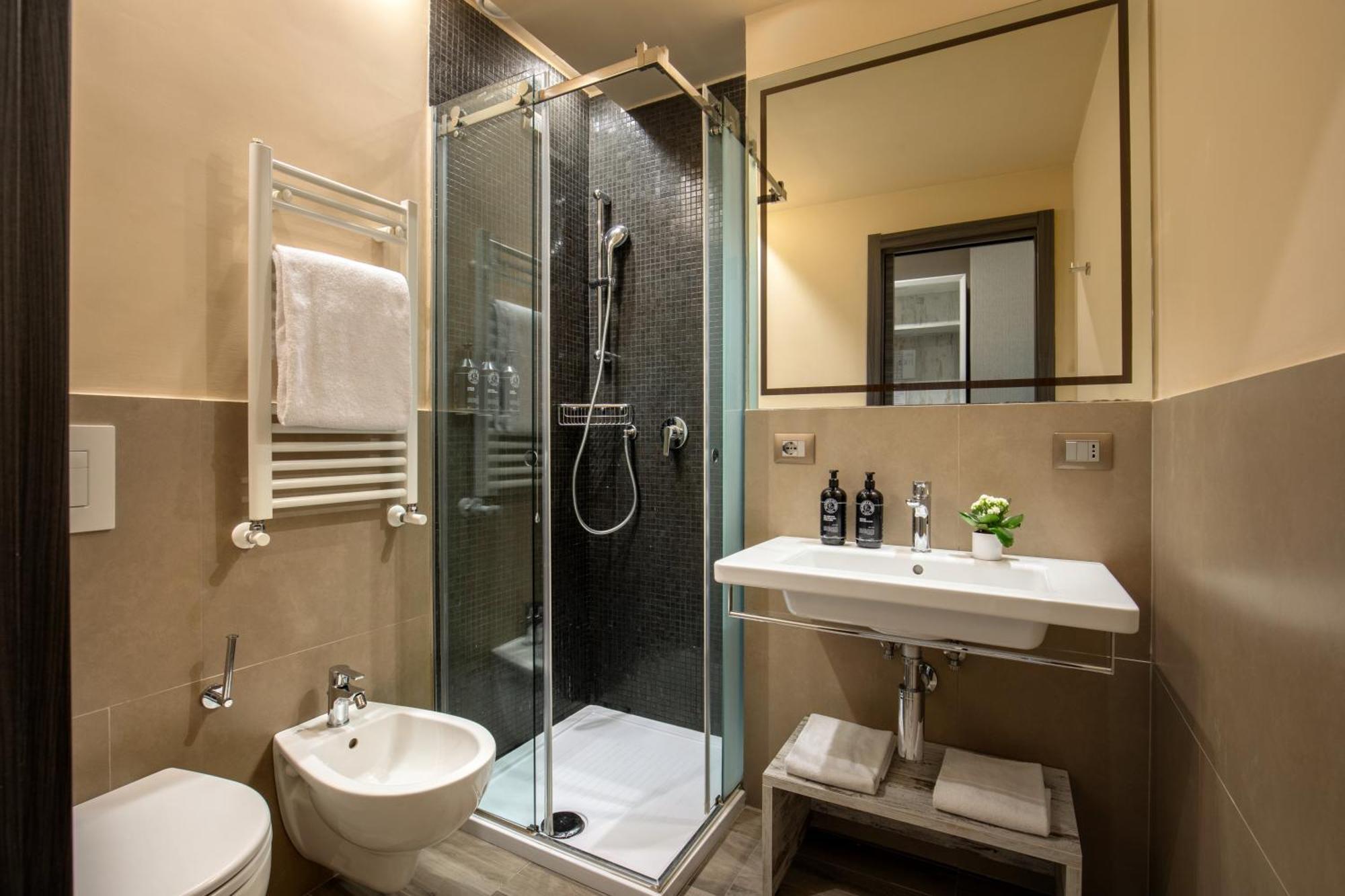 Hotell The Guardian 4*