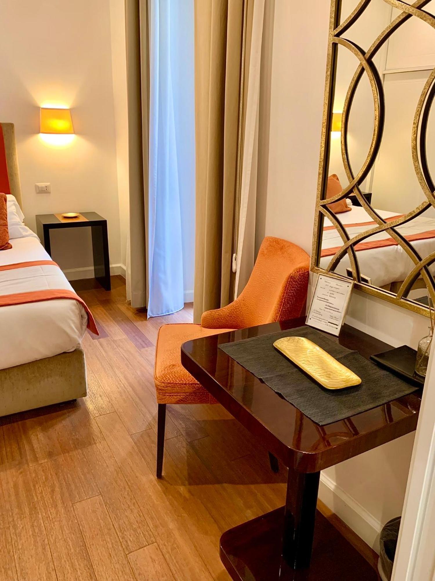 900 Piazza Del Popolo 3*