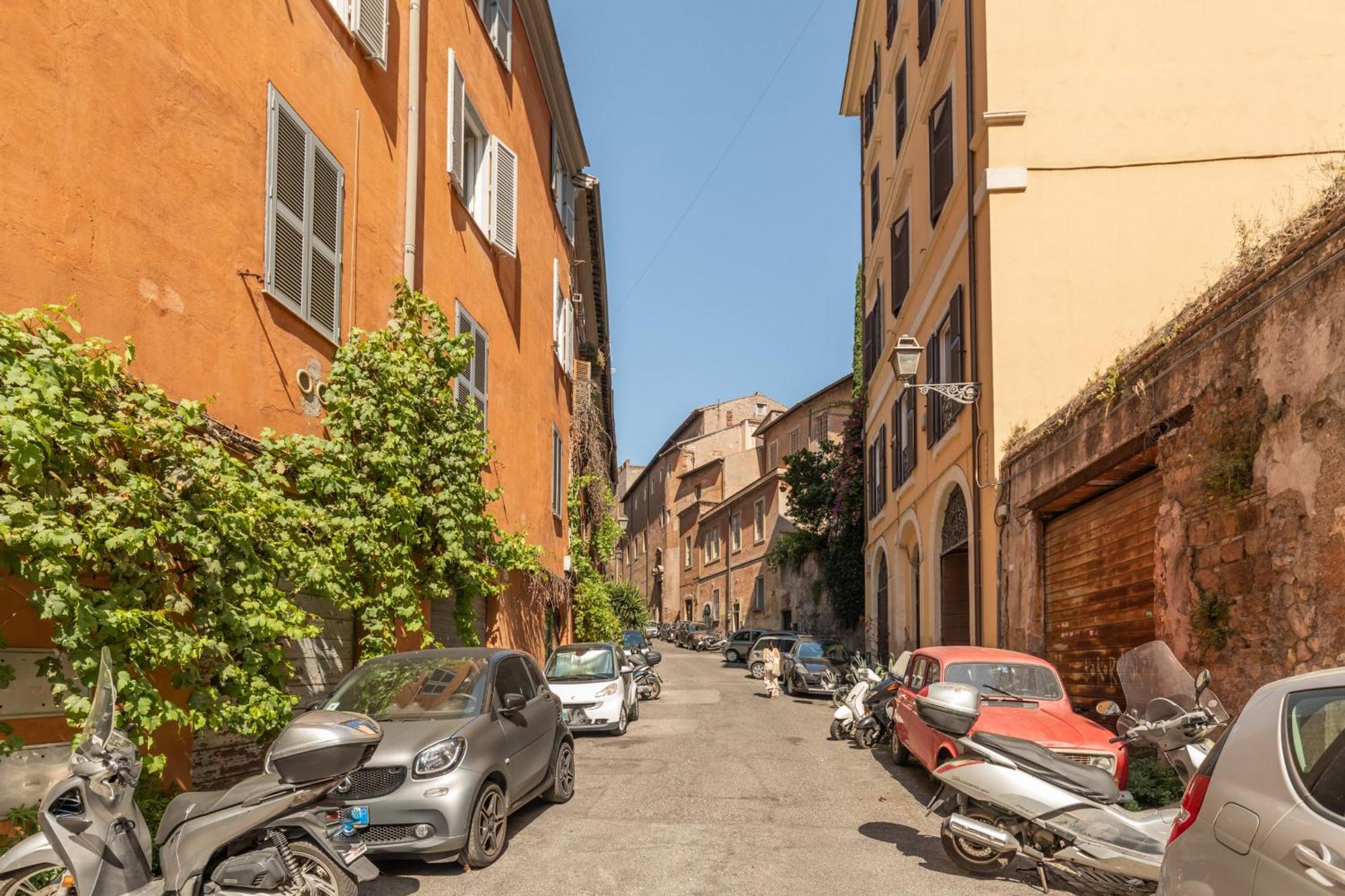 Charming Design In Monti * Rom