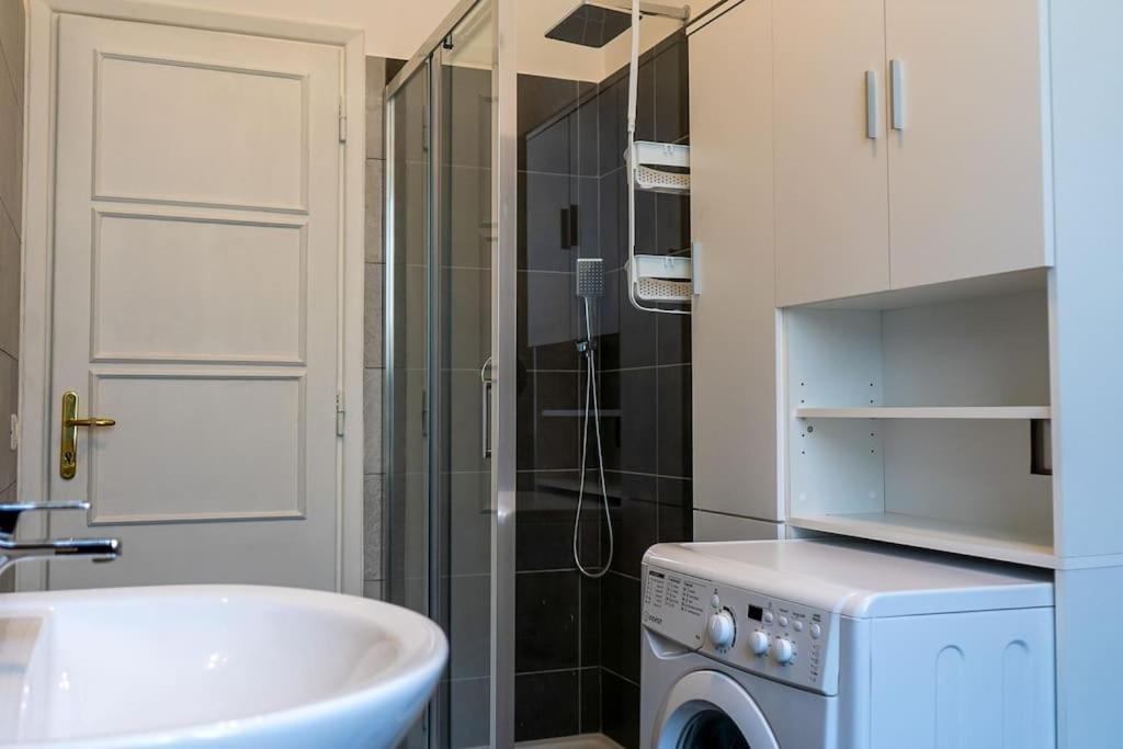 1min From Metro Large And Quiet Apartment