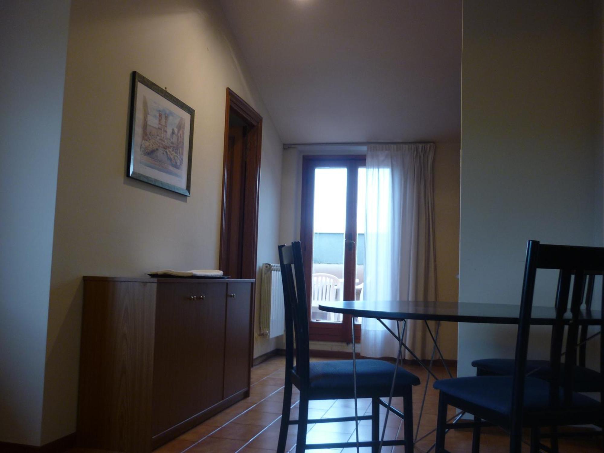 Apartahotel Eur Nir 3*