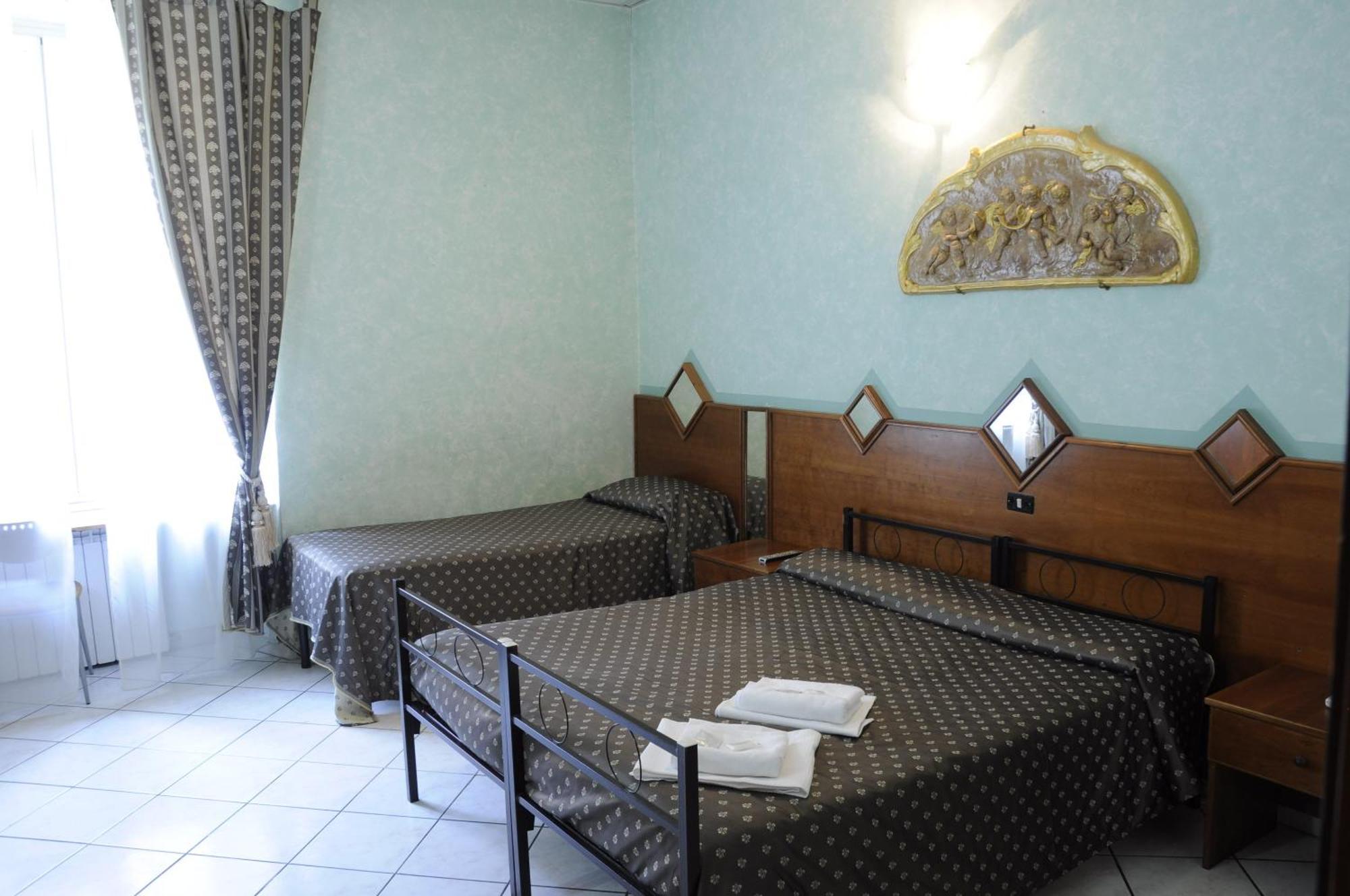 Farini Hotel