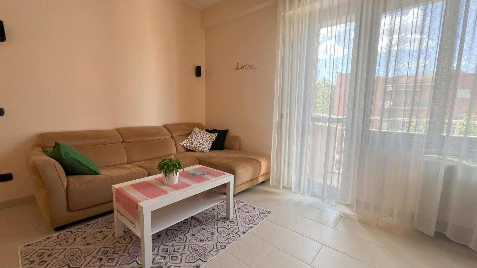 Grimhouse, Nuovo Trilocale In Lucio Sestio * Roma
