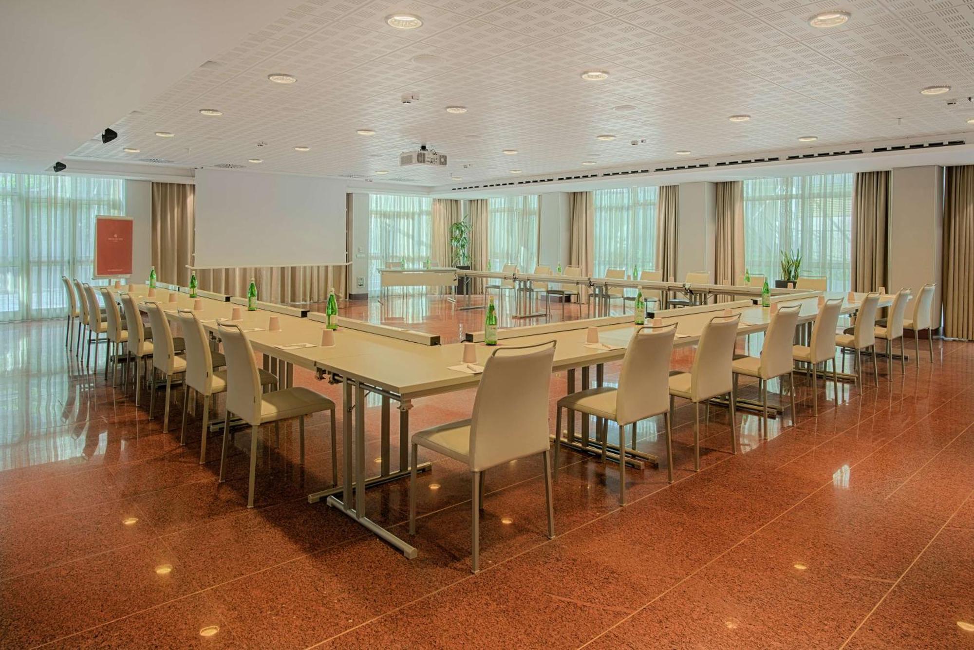 Nh Collection Centro Hotel 4*