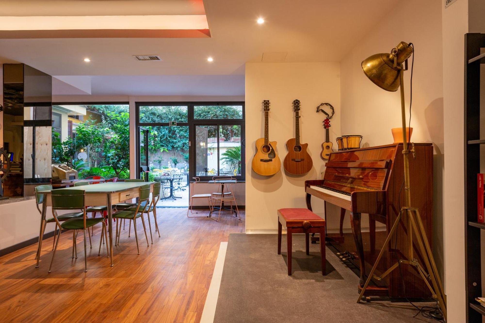 Colosseo Hostal