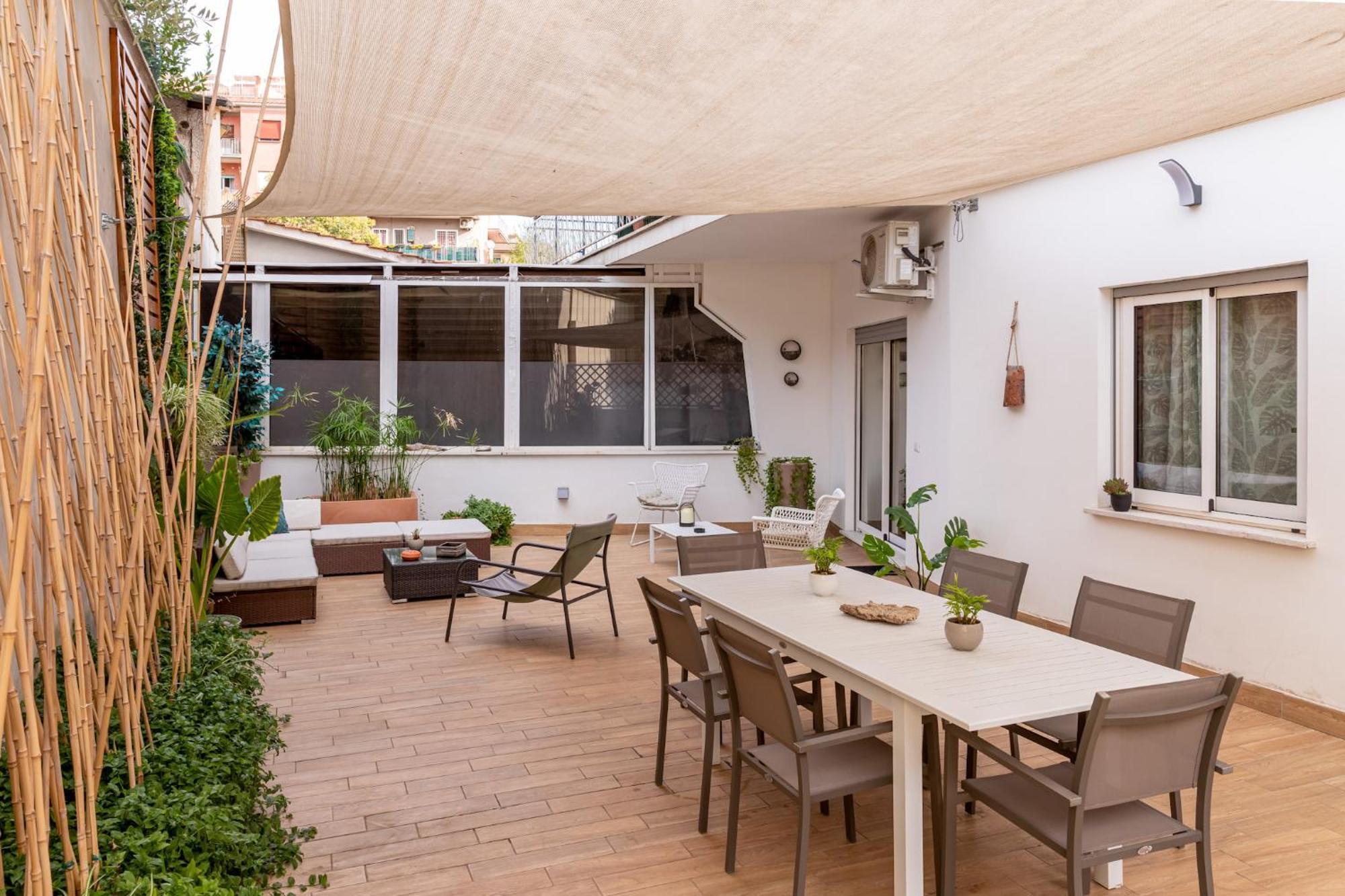 G&g Garden - Con Ampio Terrazzo Esterno By Followgreenhouserome Roma