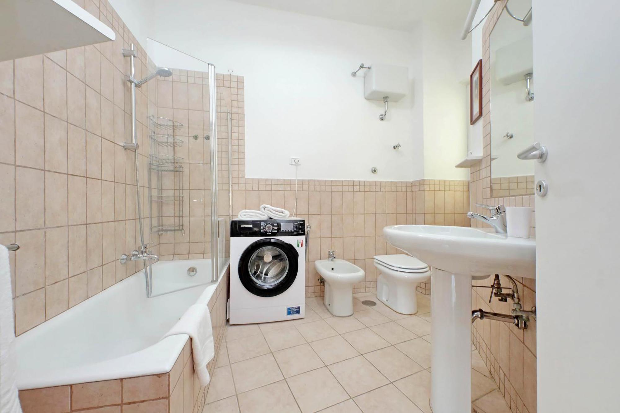 Apartment Comfy For Family Next To Metro
