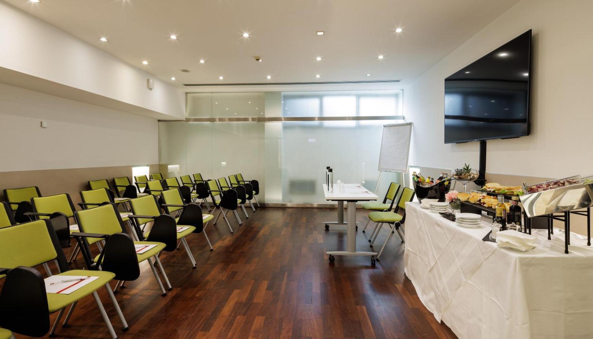 Western Premier Royal Santina Hotel