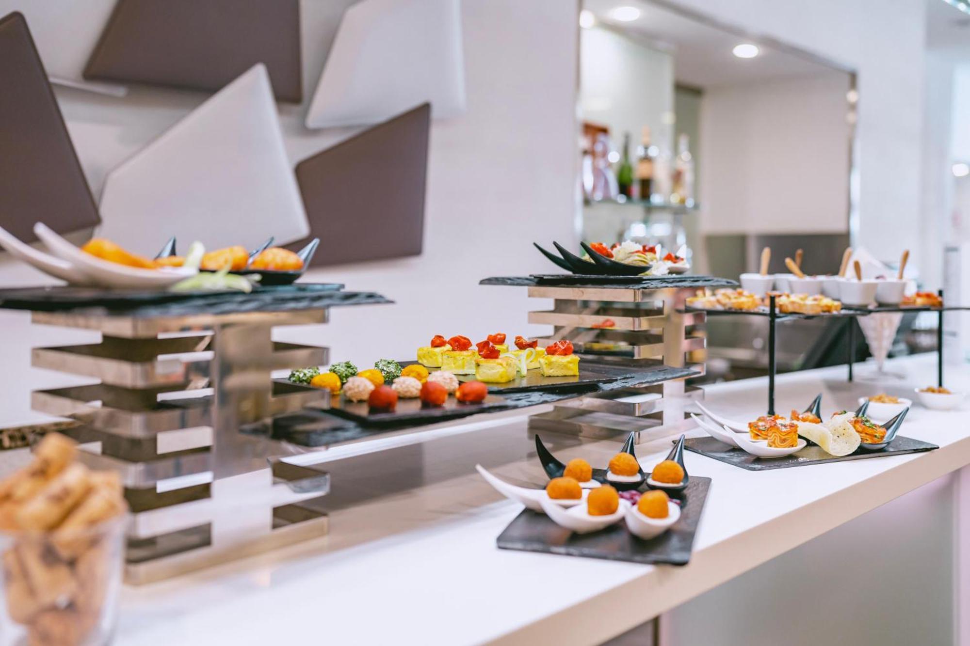 Western Premier Royal Santina Hotel