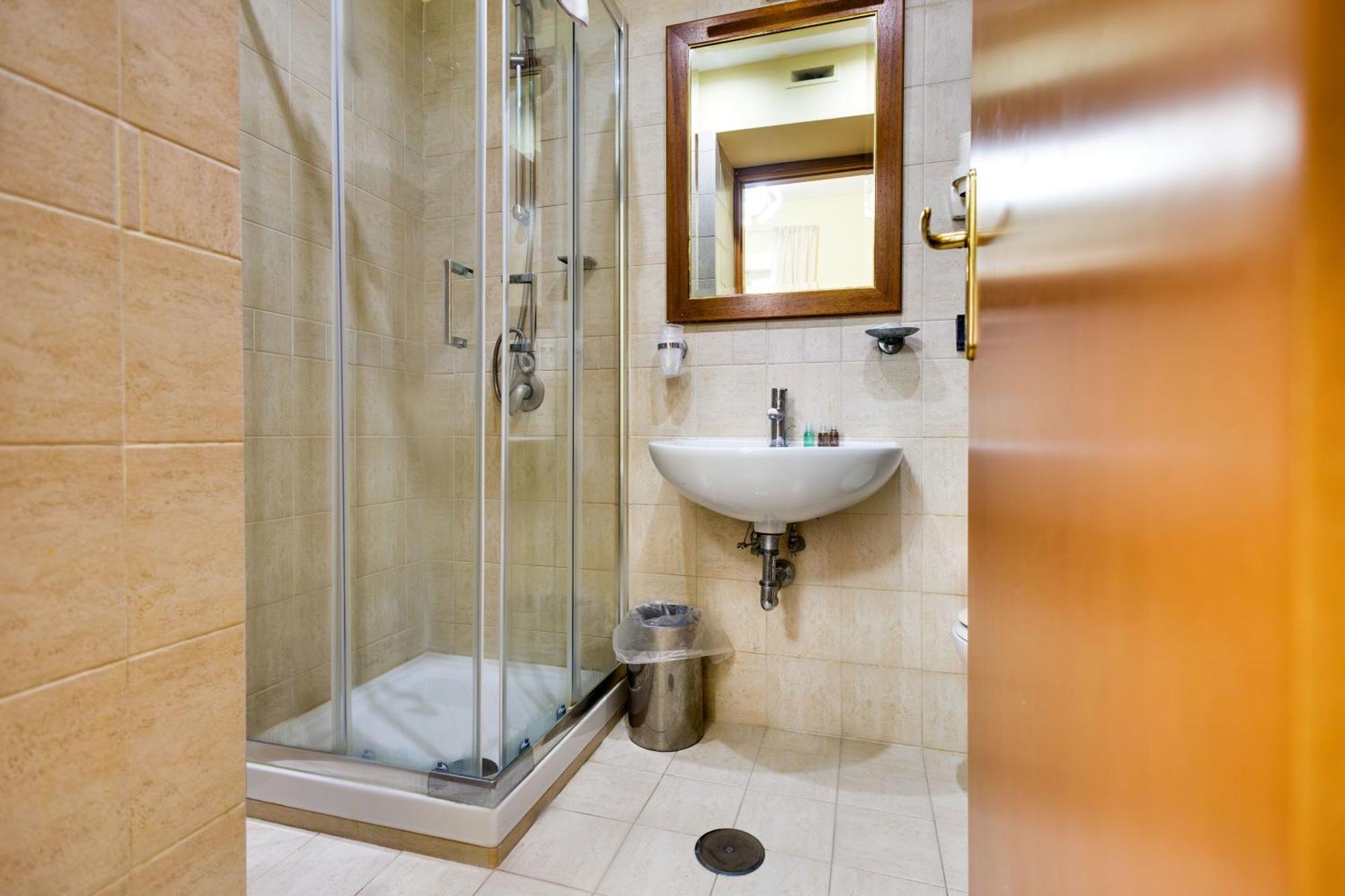 Hotell Terminal 3*