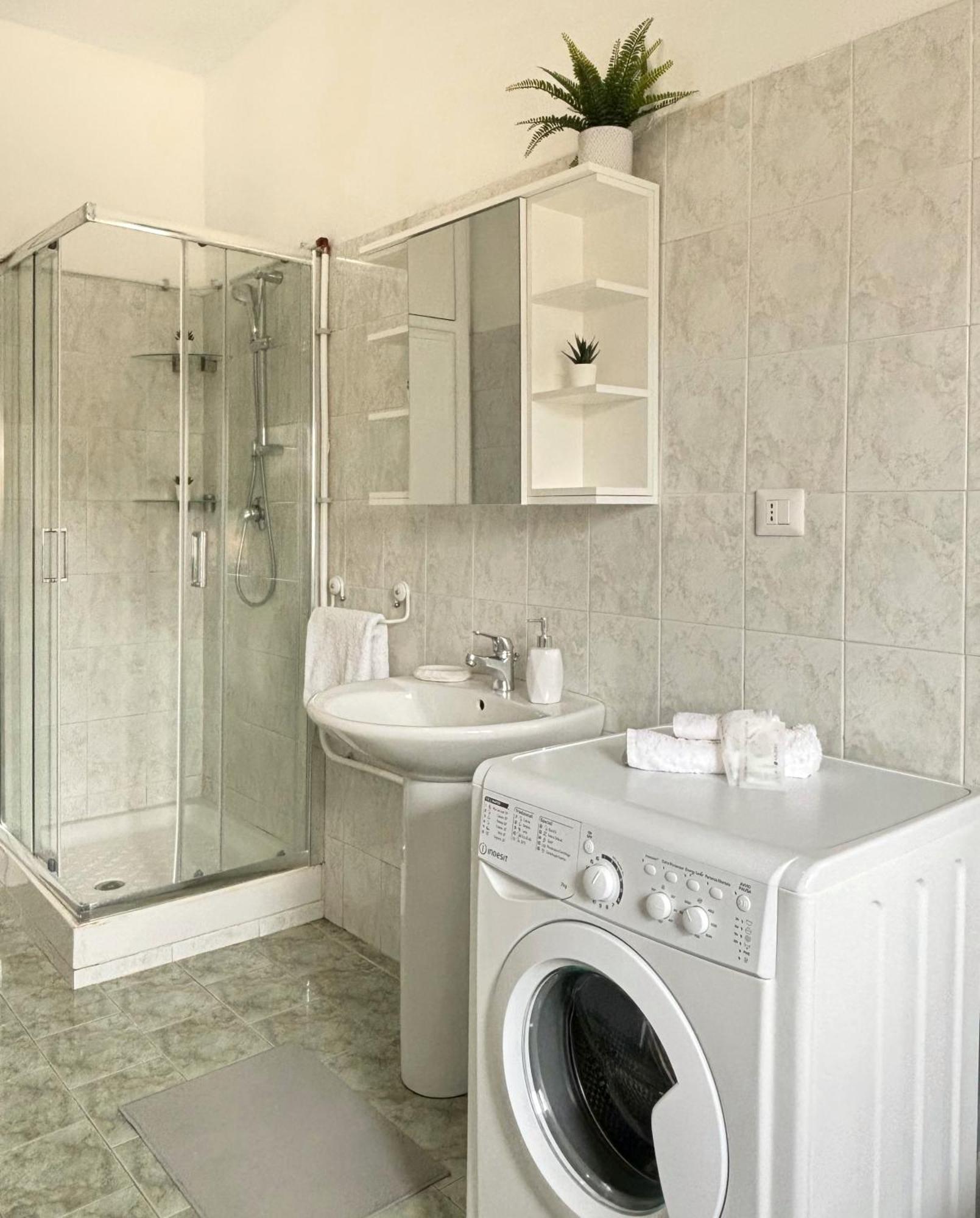 Casa Relax Con Parcheggio E Metro Apartment *