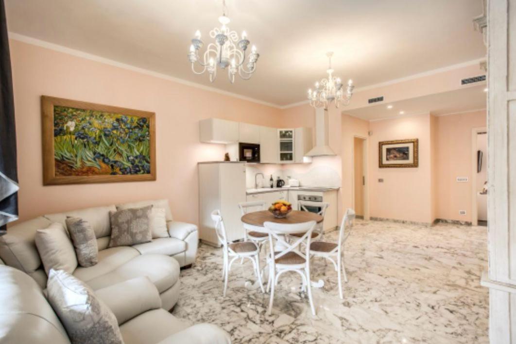 Apartment La Dolce Of Via Veneto - Prestigious With Wonderful Terrace In The Historic Center Rom