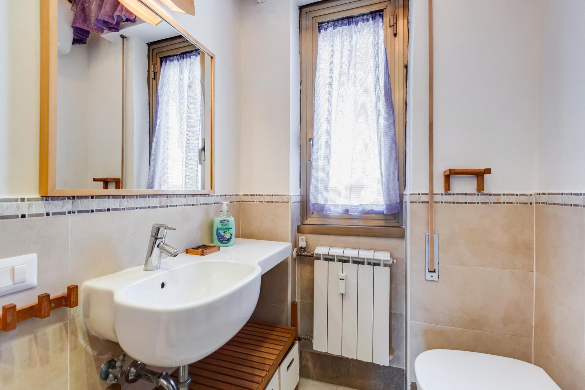 The Pope's Oasis Near Trastevere And Historical Center