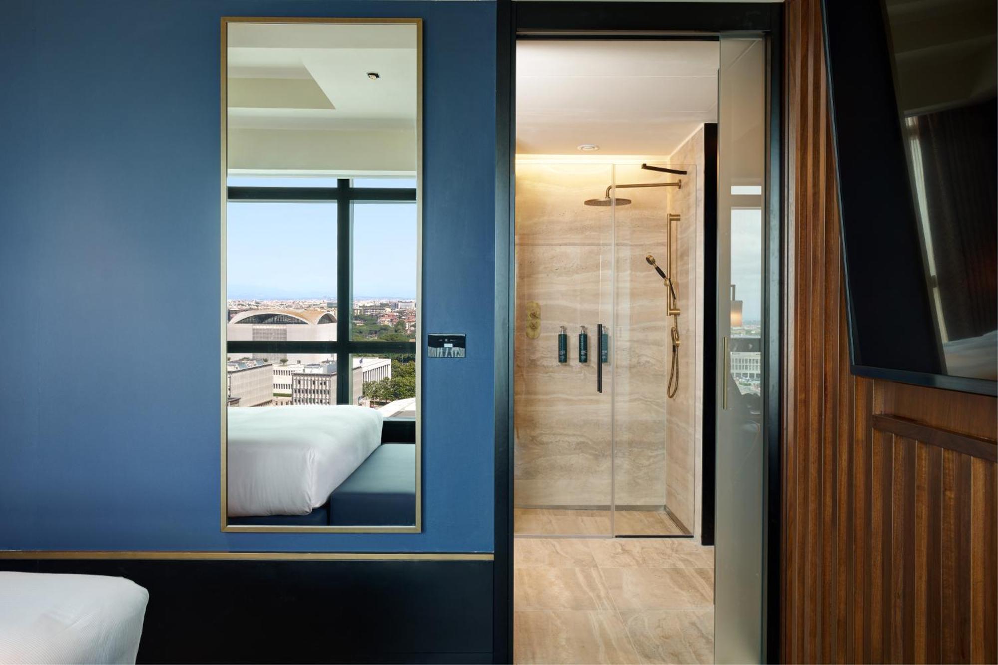 Hilton Eur La Hotel 4*