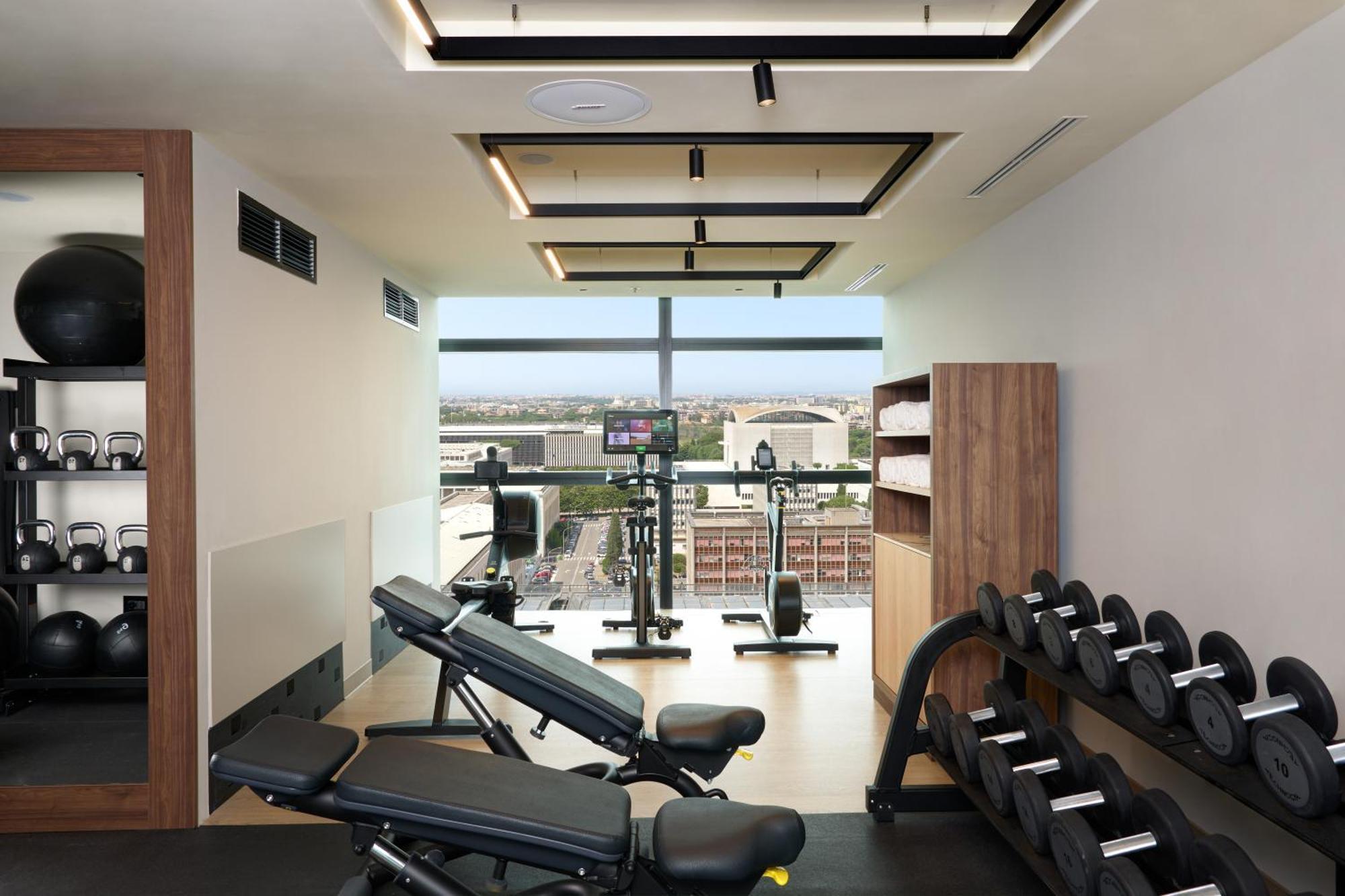 Hilton Eur La Hotel 4*