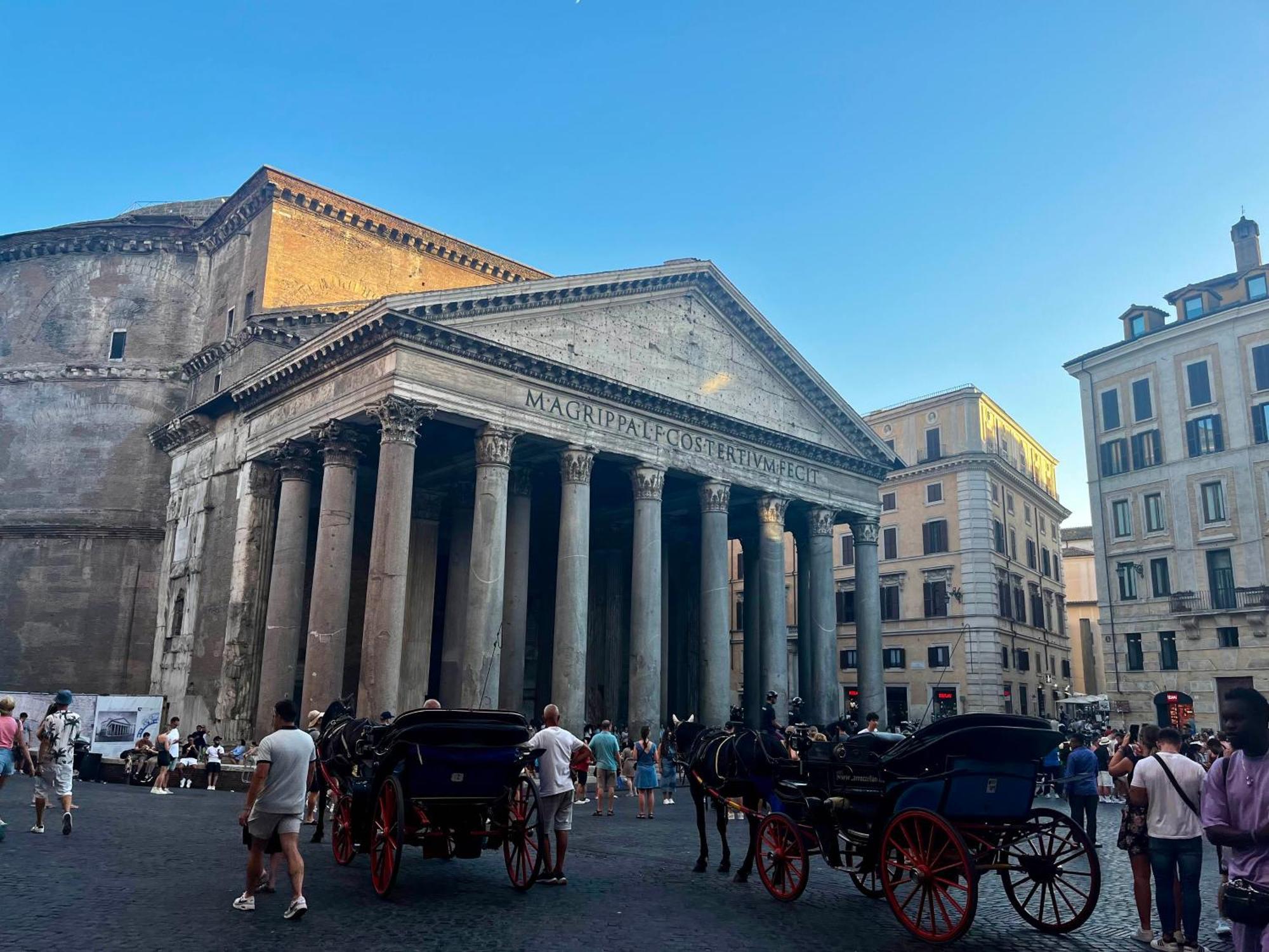 Pensión Pantheon 15 *