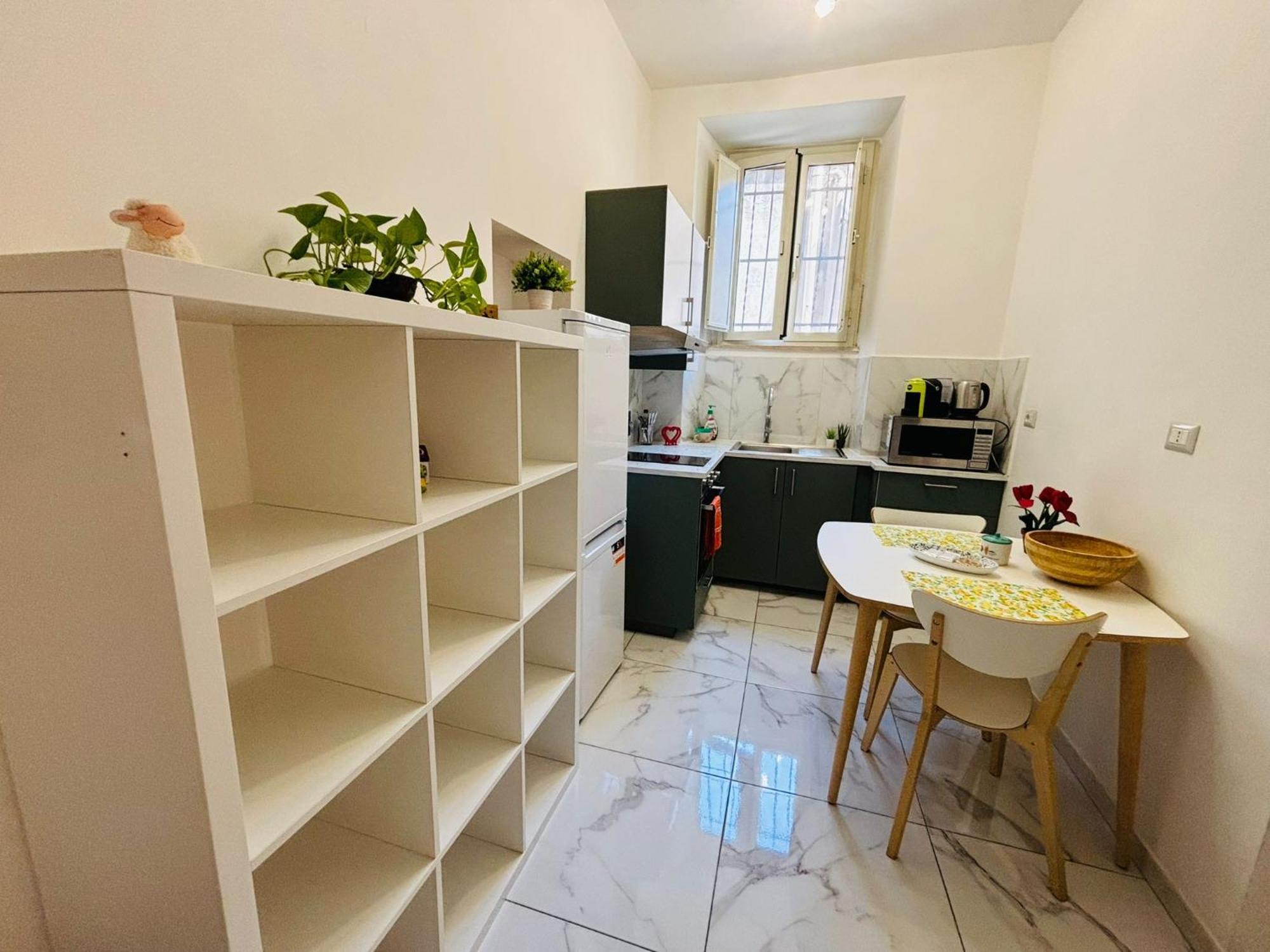 Flowers In Apartamento Roma