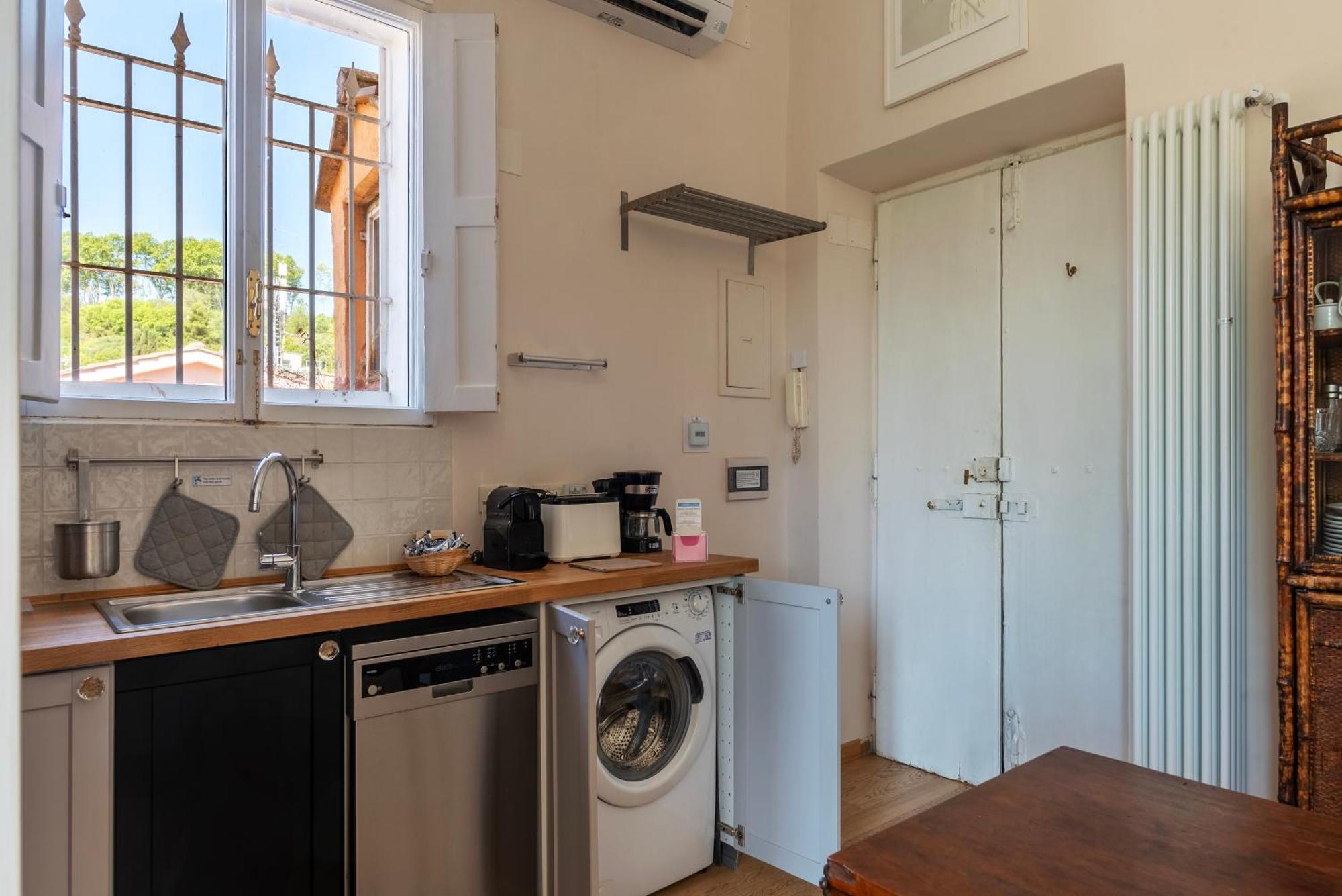 Sales - Fromhometorome Roma