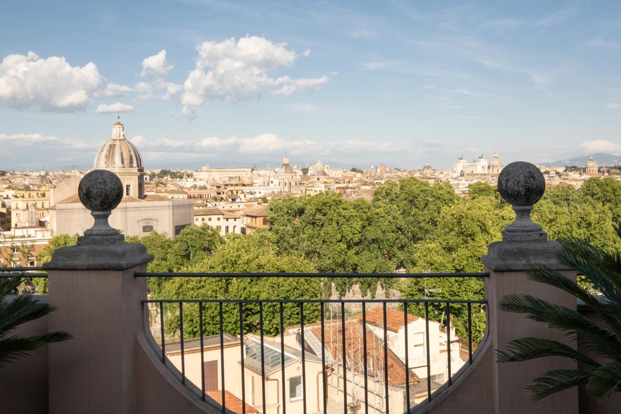 Santonofrio Sky Terrace Penthouse * Roma