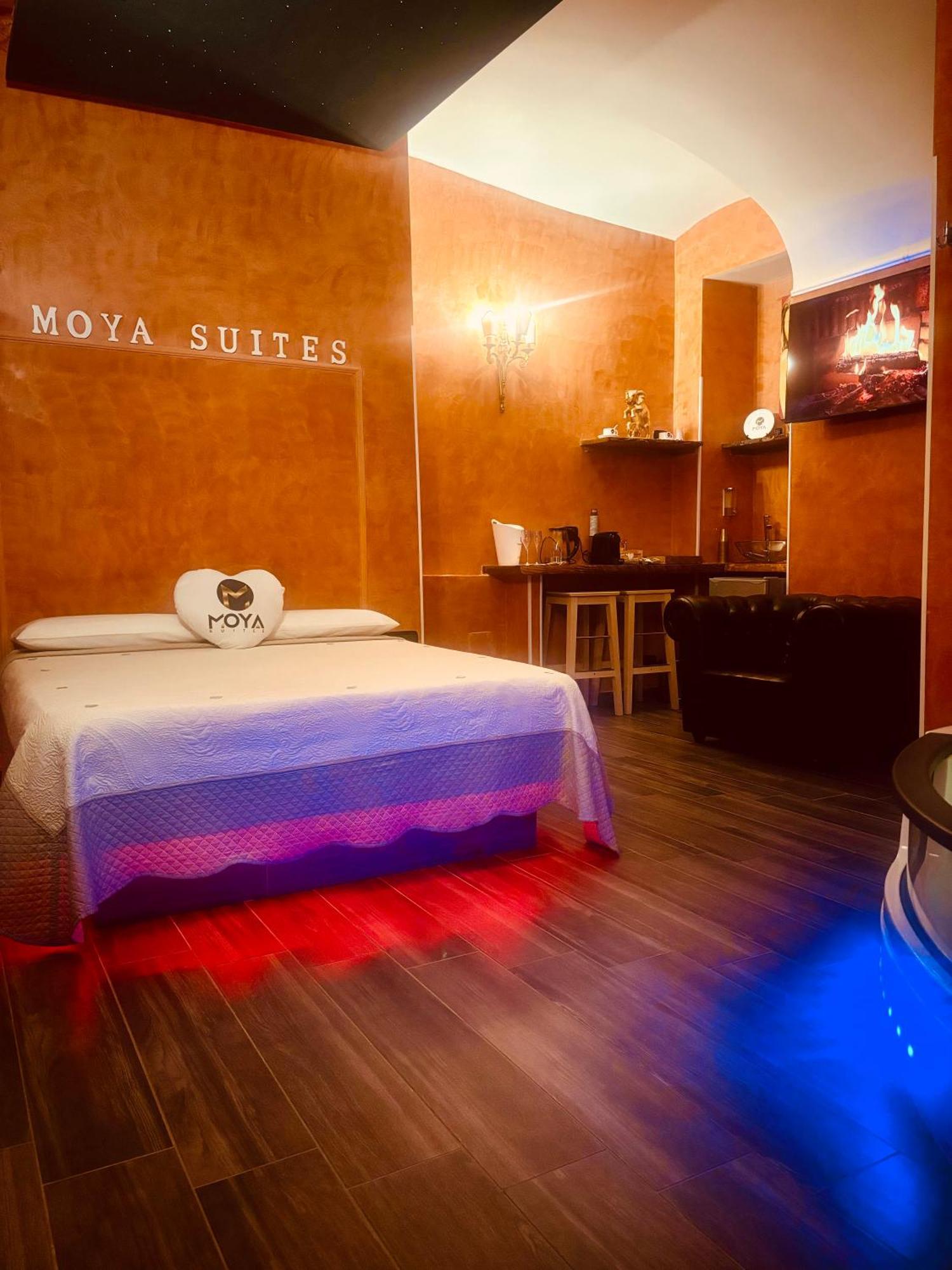 Love hotel Moya 1 - In Roma