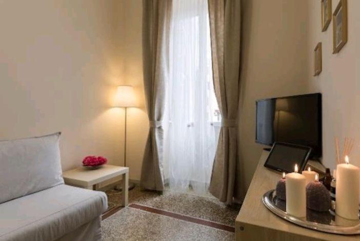 Emi House San Giovanni , Intero - 80 Mq * Roma