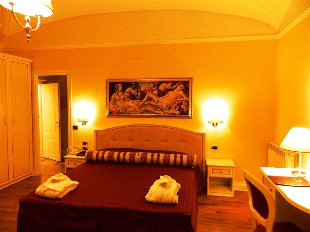 Relais Frattina Rome