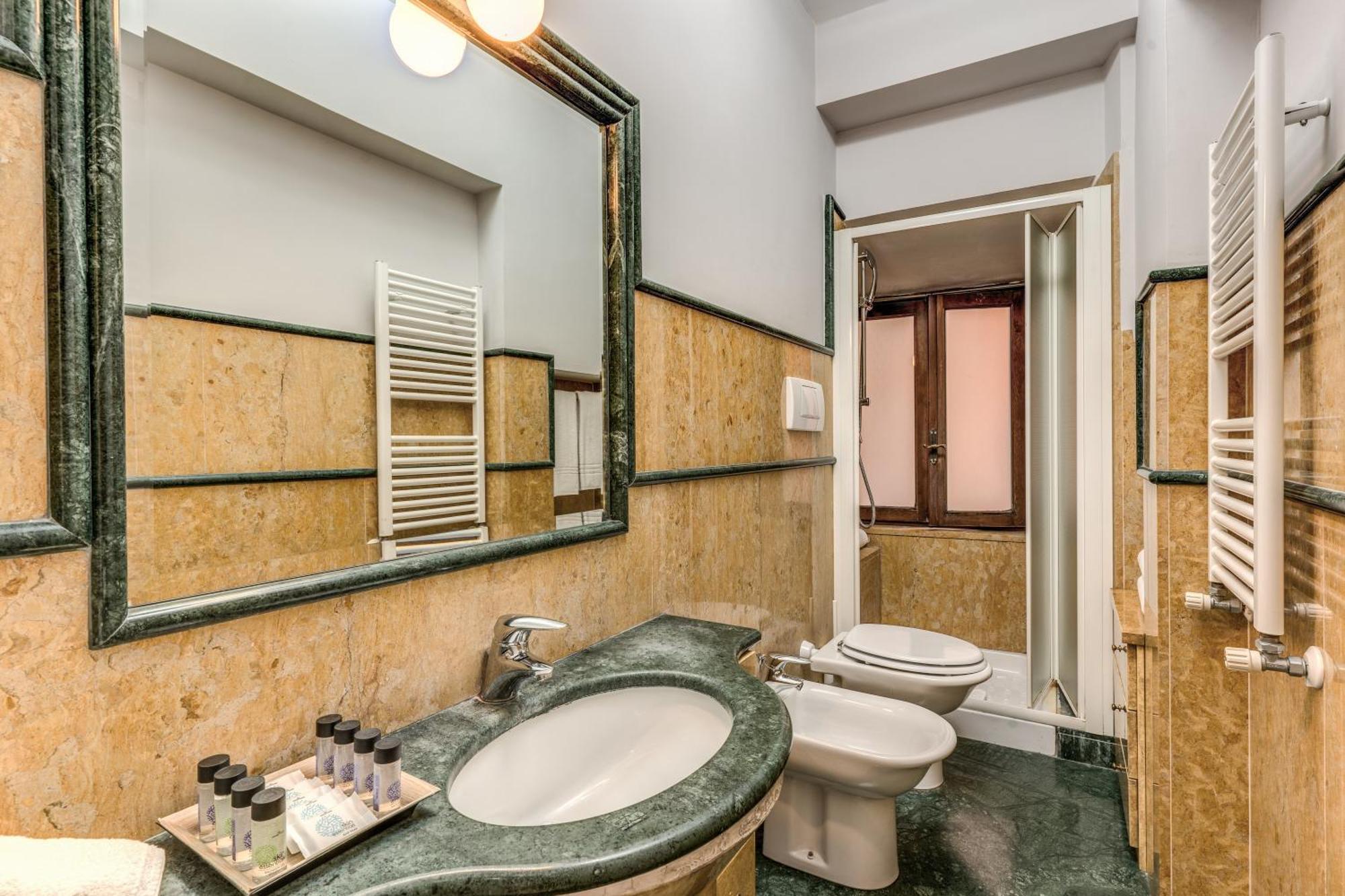 R22 Apartment Rom