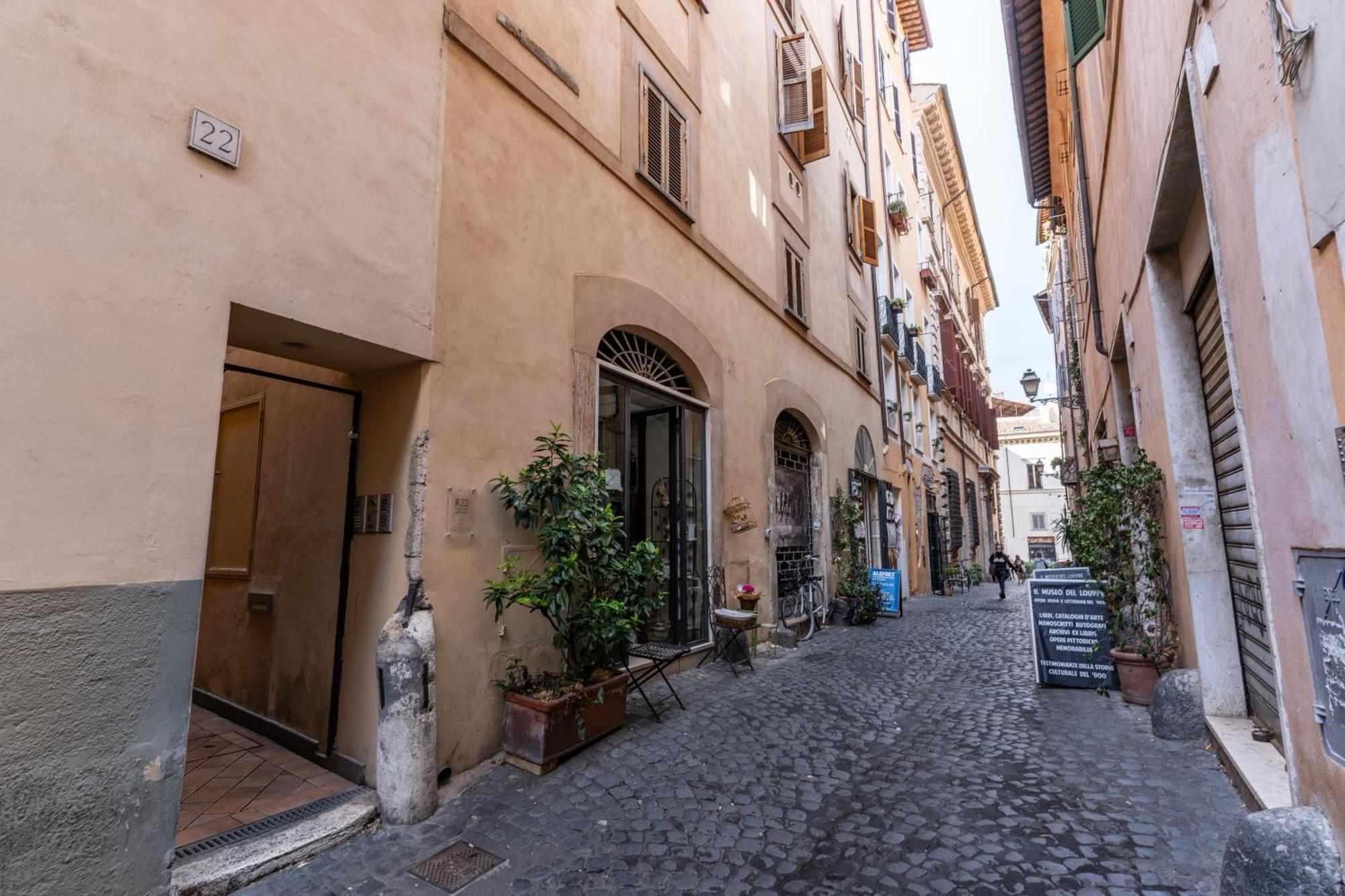 R22 Apartment Rom