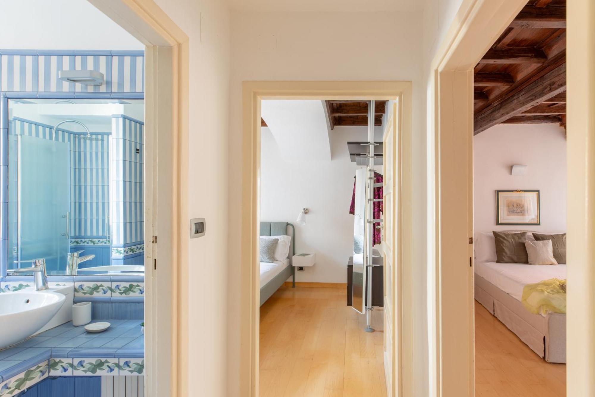 Apartment Iflat Trevi's Paradise Rom