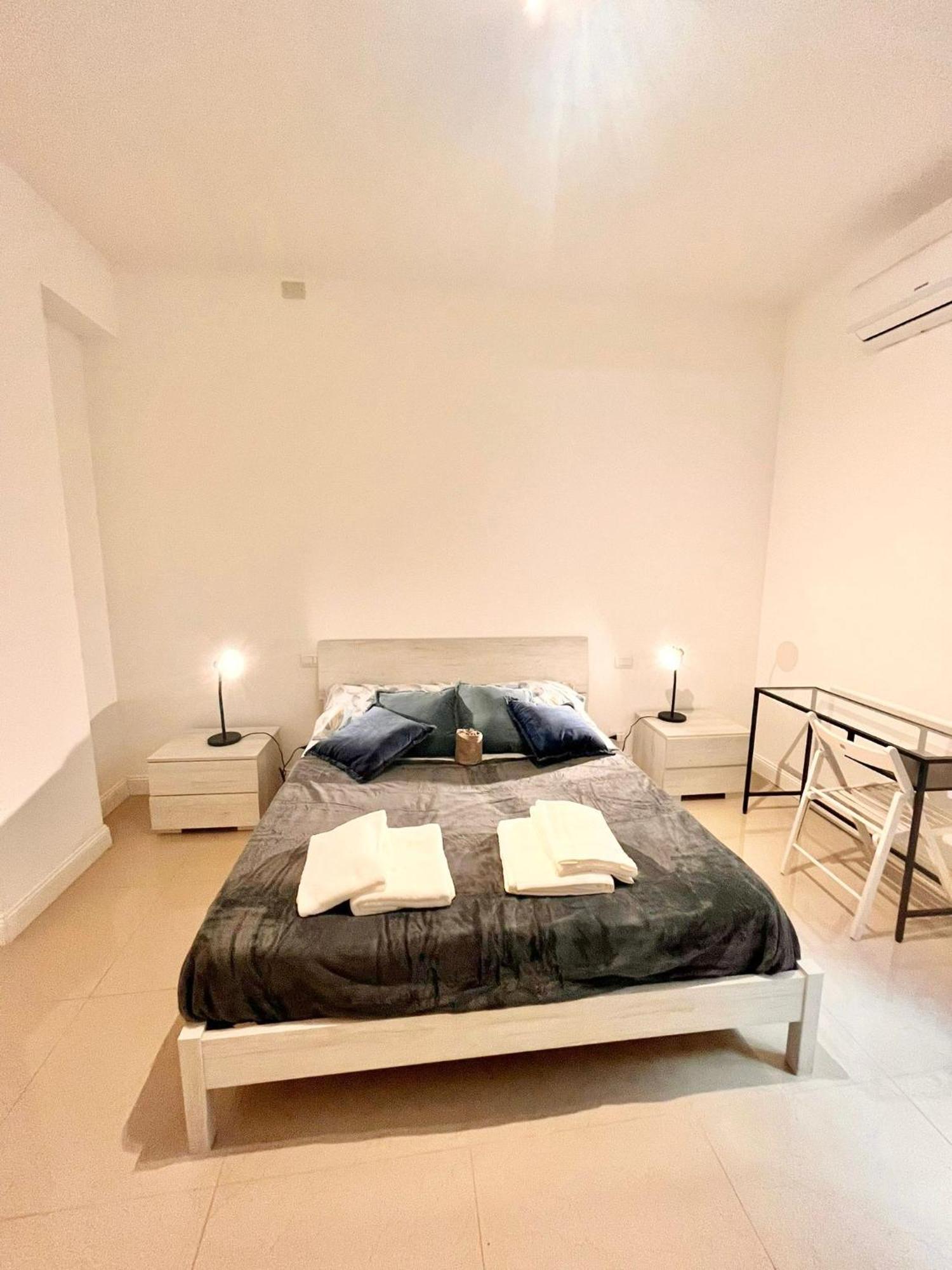 Double With Private Bathroom In Shared Alloggio in famiglia