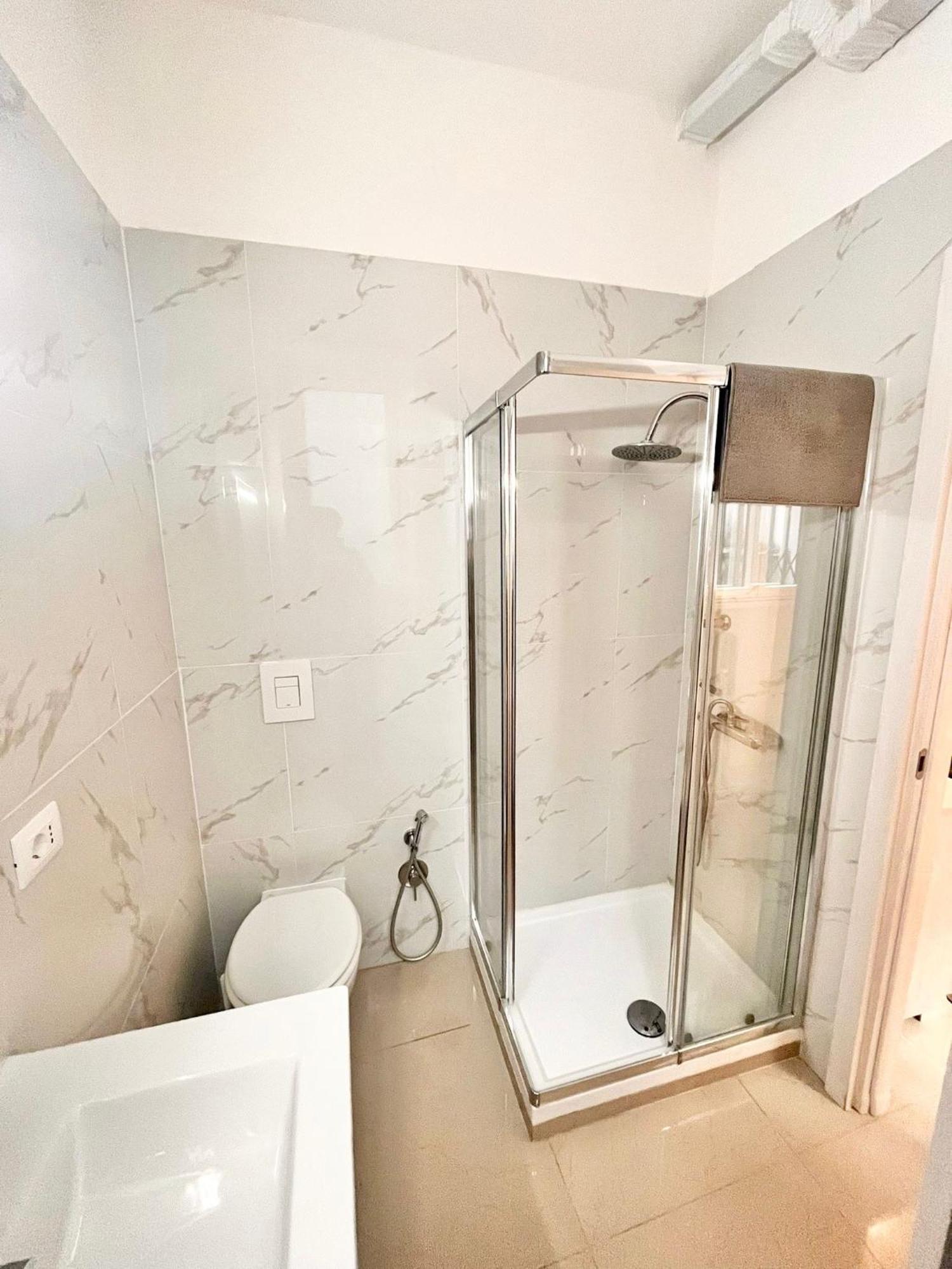 Alloggio in famiglia Double With Private Bathroom In Shared Roma