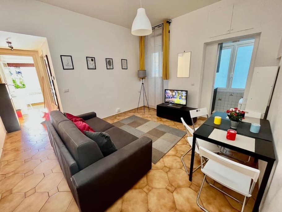 Angolo Di * Roma