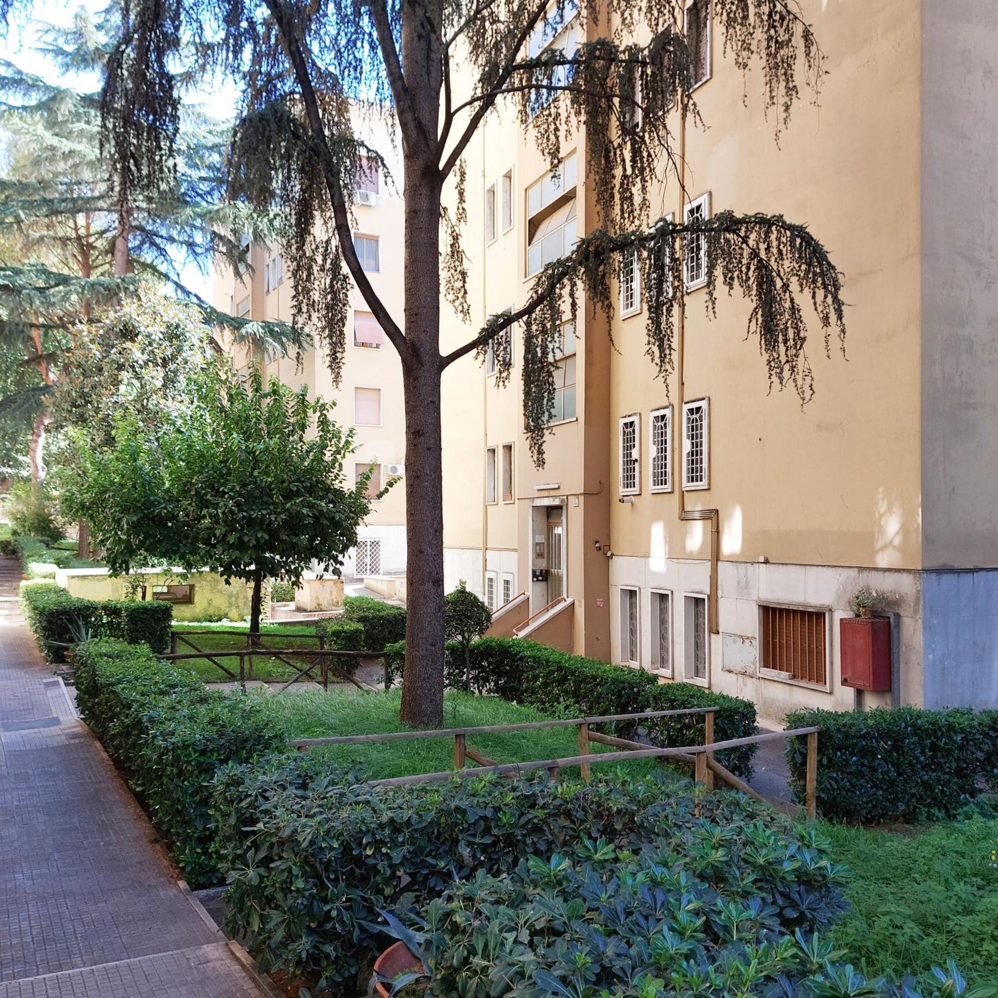 - Garbatella Apartment