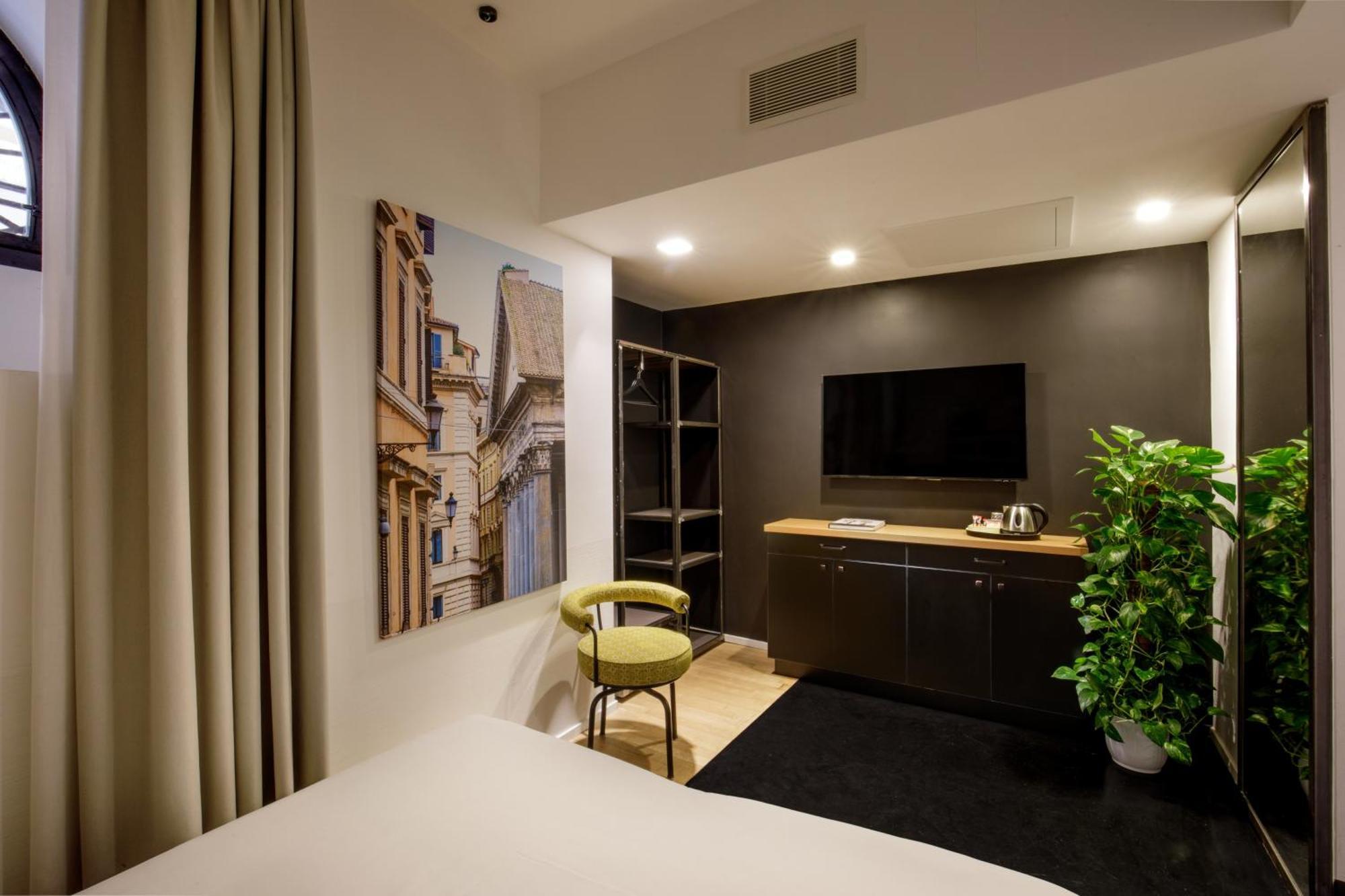 Coronari Palace Hotell